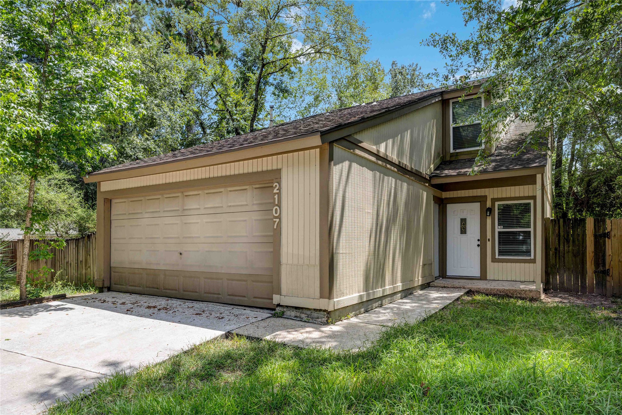 2107 N Red Cedar Circle Property Photo 2