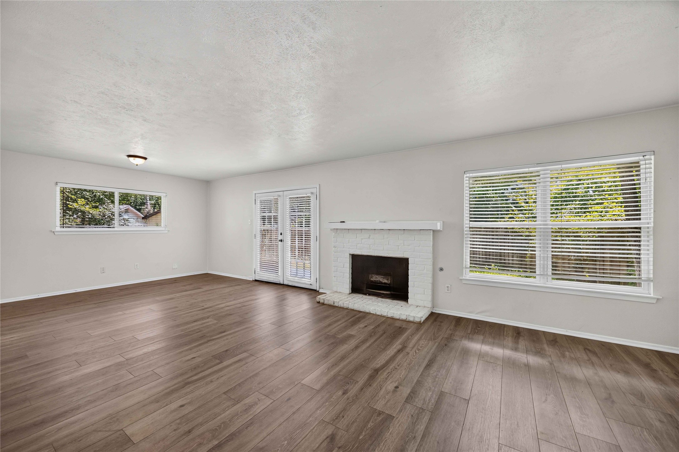 2107 N Red Cedar Circle Property Photo 5