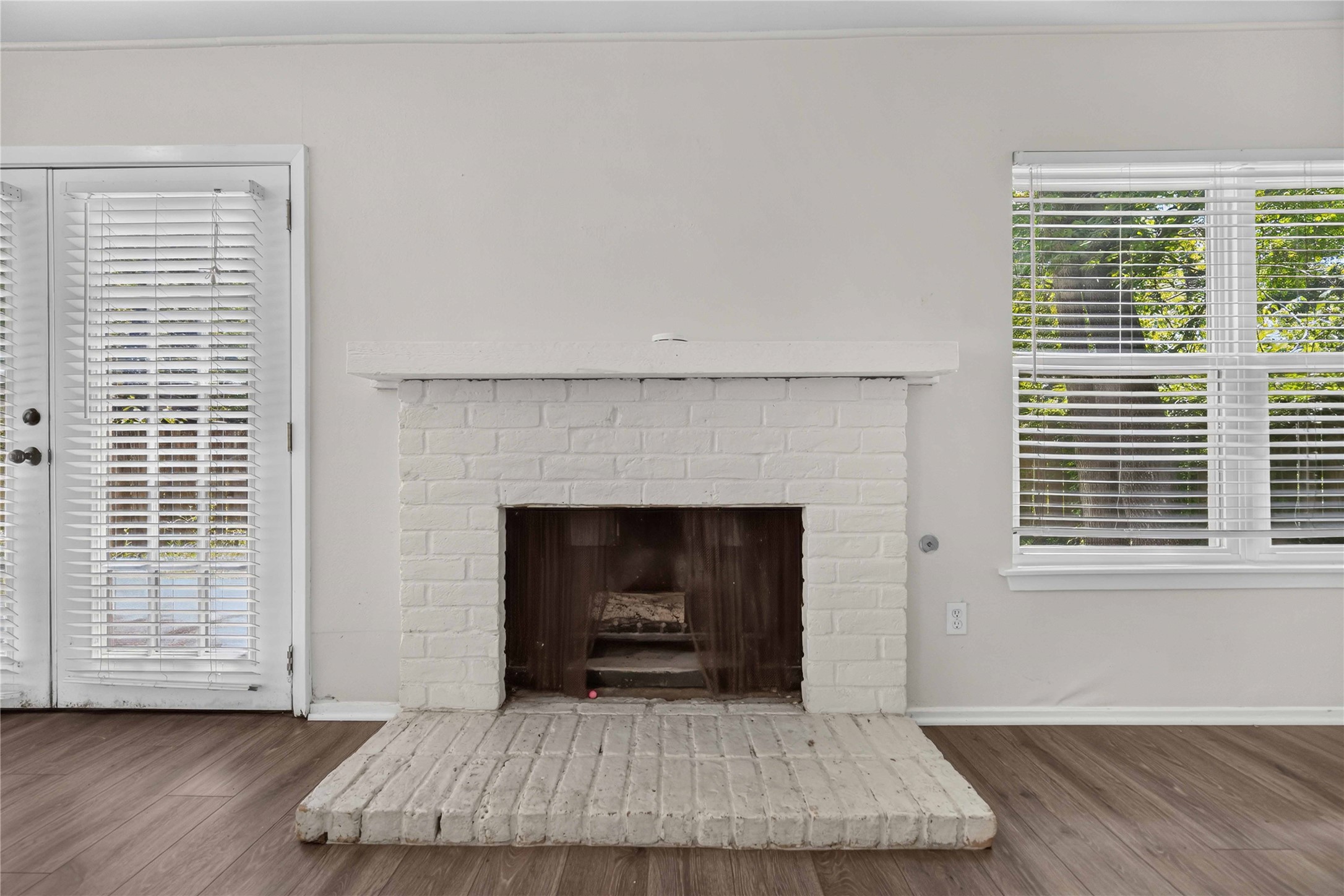 2107 N Red Cedar Circle Property Photo 6