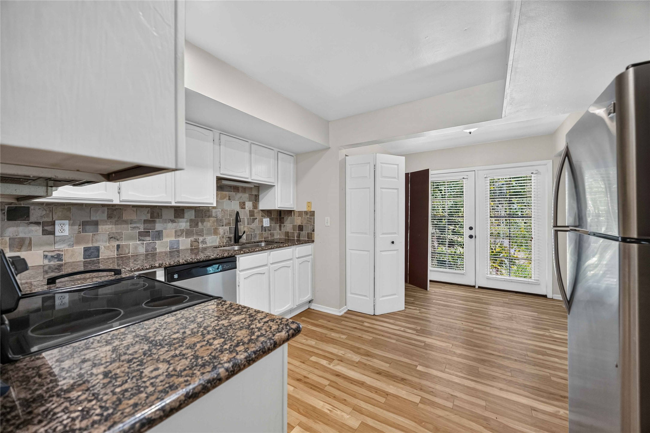 2107 N Red Cedar Circle Property Photo 8