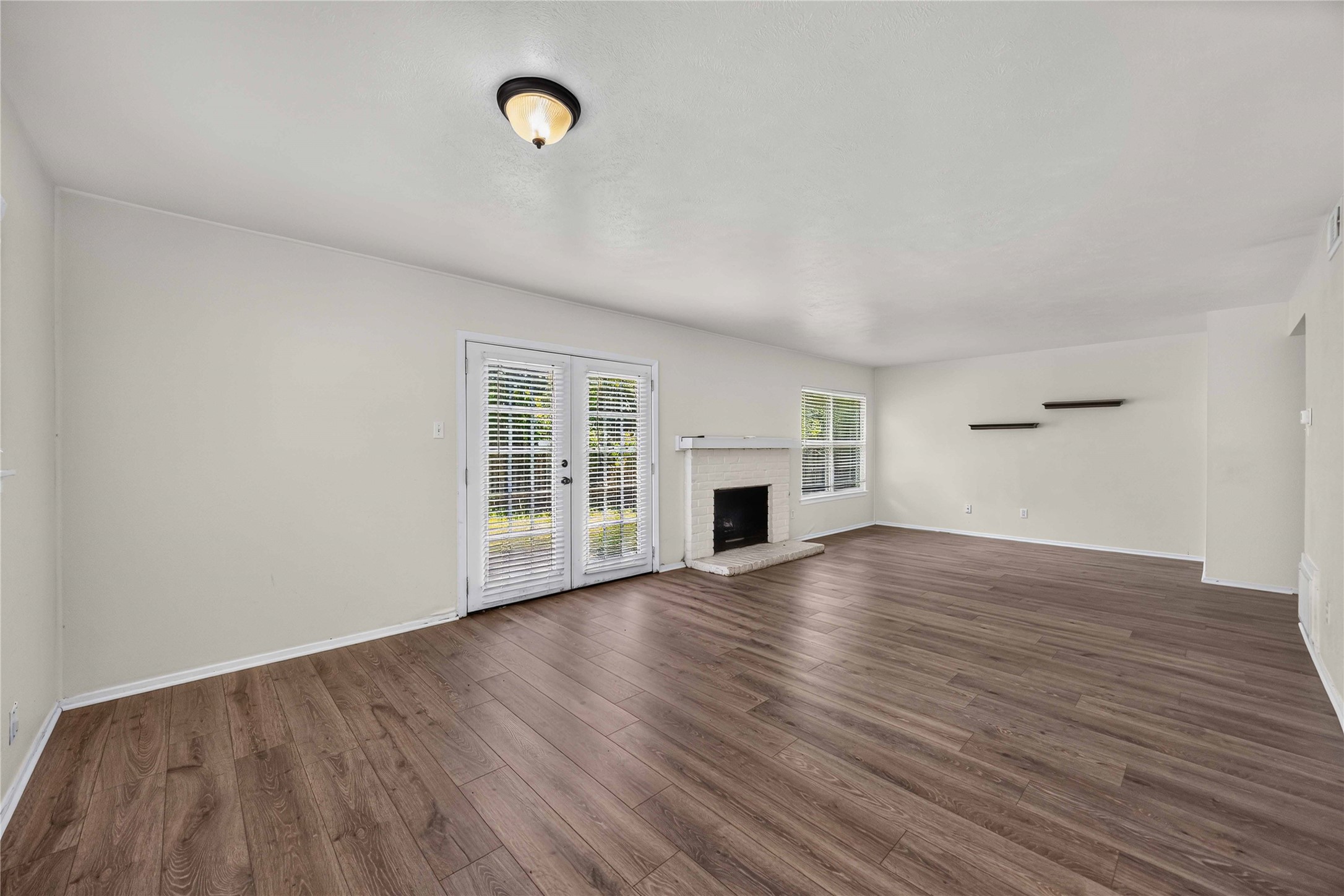 2107 N Red Cedar Circle Property Photo 11