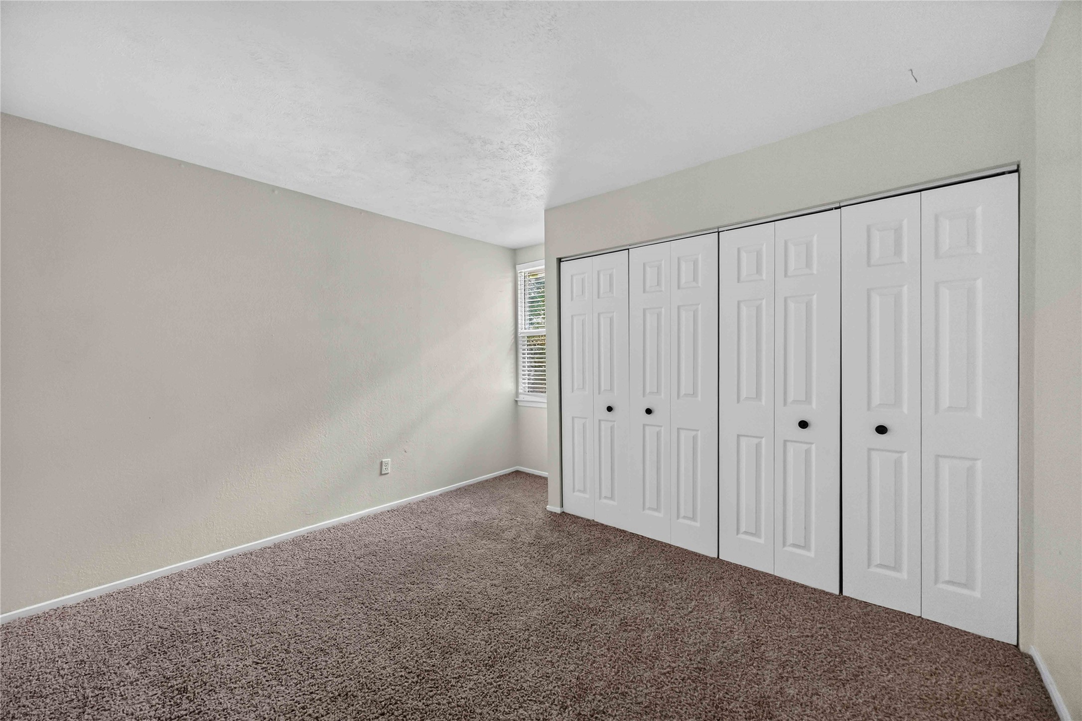 2107 N Red Cedar Circle Property Photo 15