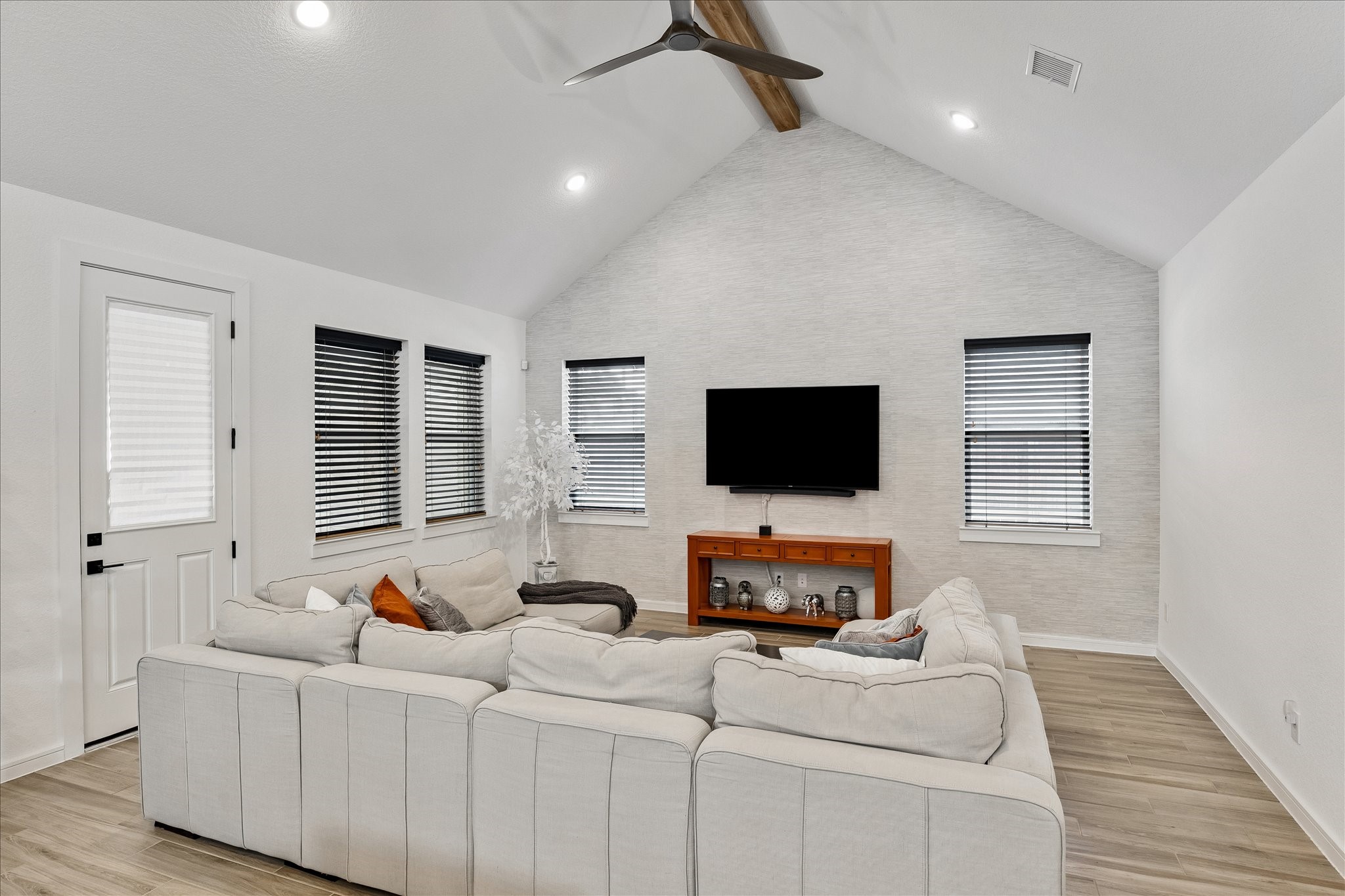 7915 Driftwood Bay Drive Property Photo 15