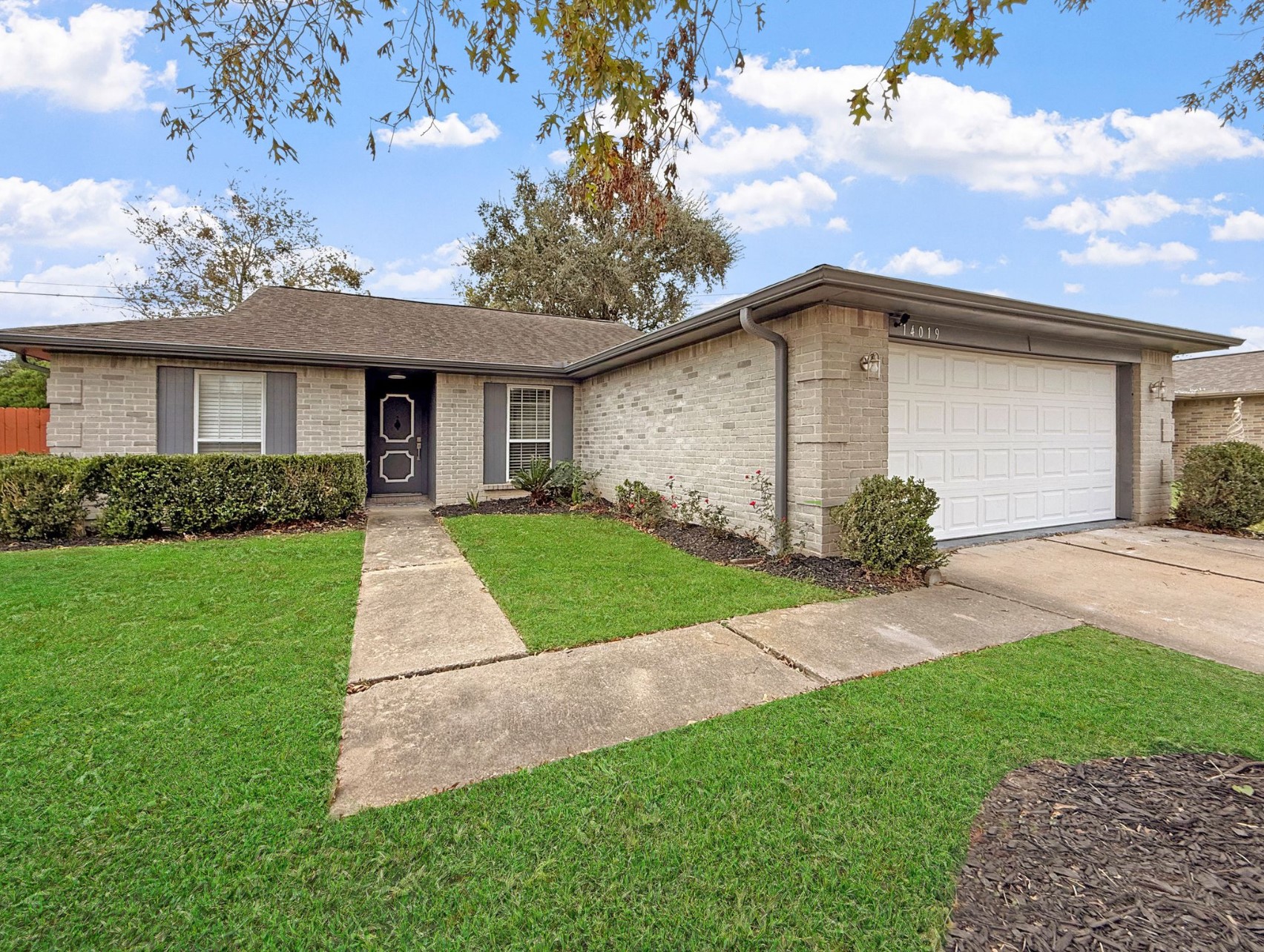 14019 Old Village Lane Property Photo 1
