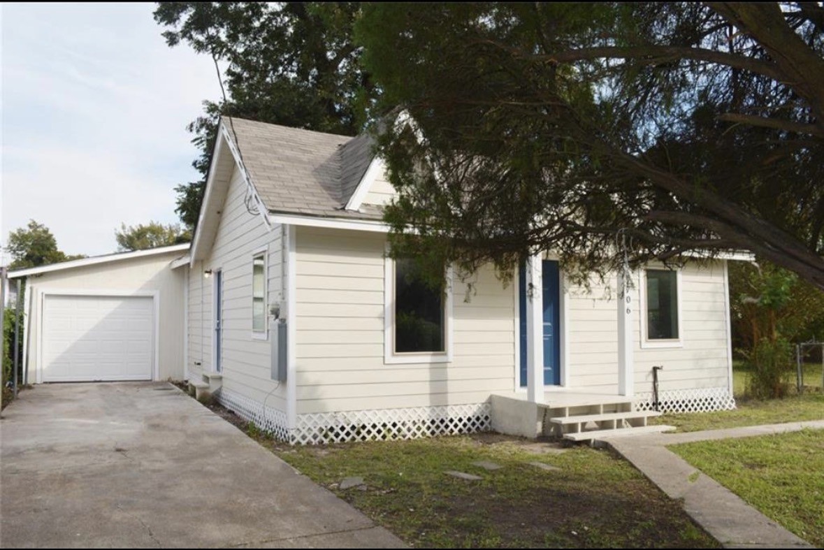 4706 Sayers Street A Property Photo 3