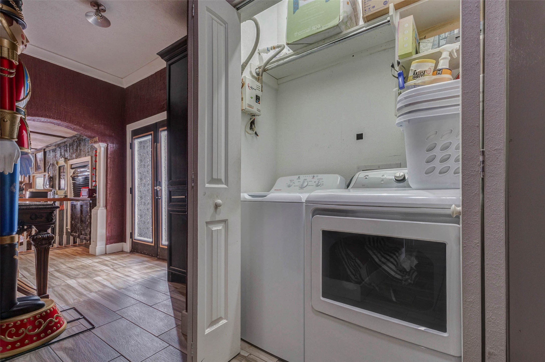 4008 Colvin Street Property Photo 6