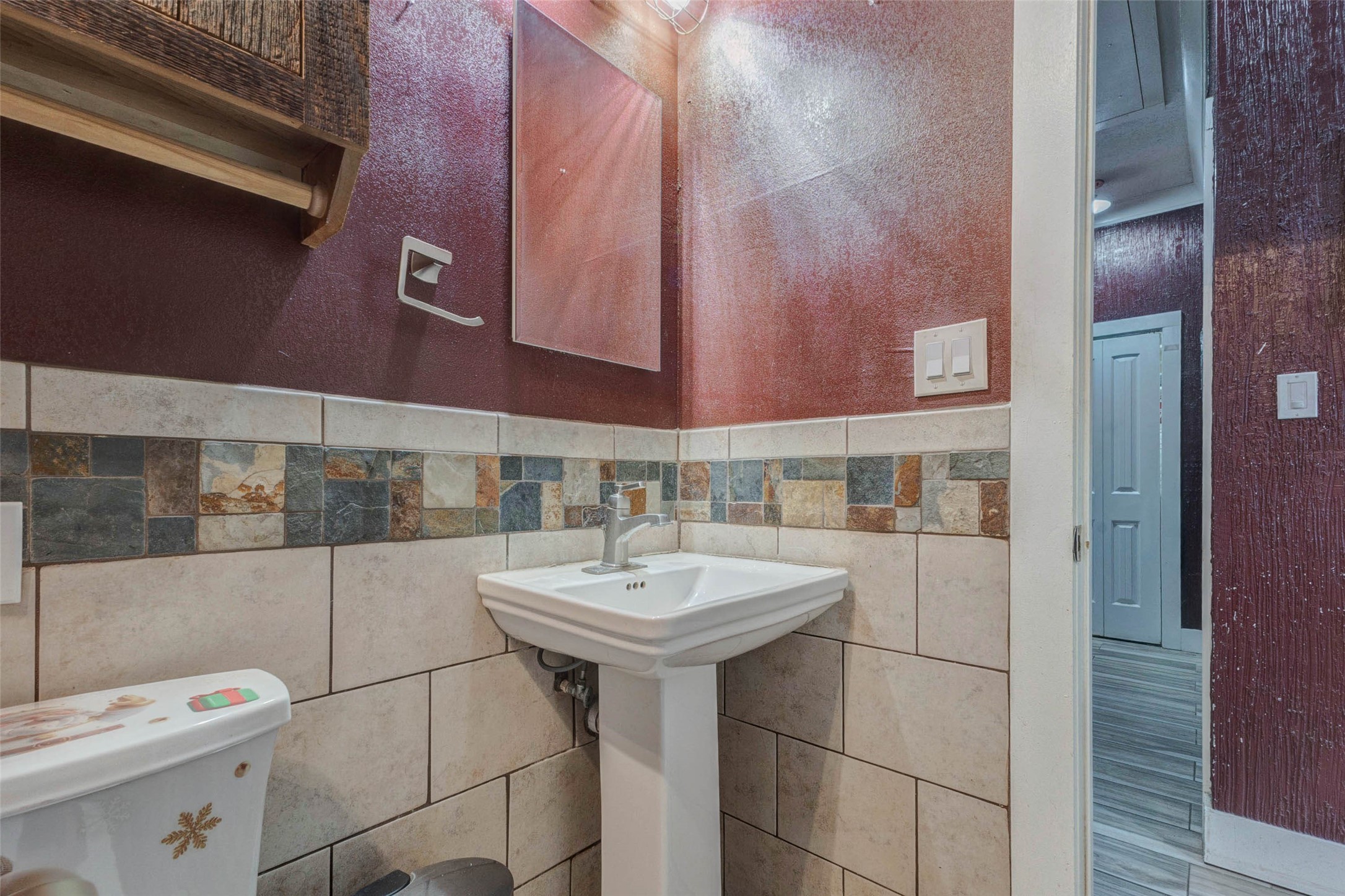 4008 Colvin Street Property Photo 7