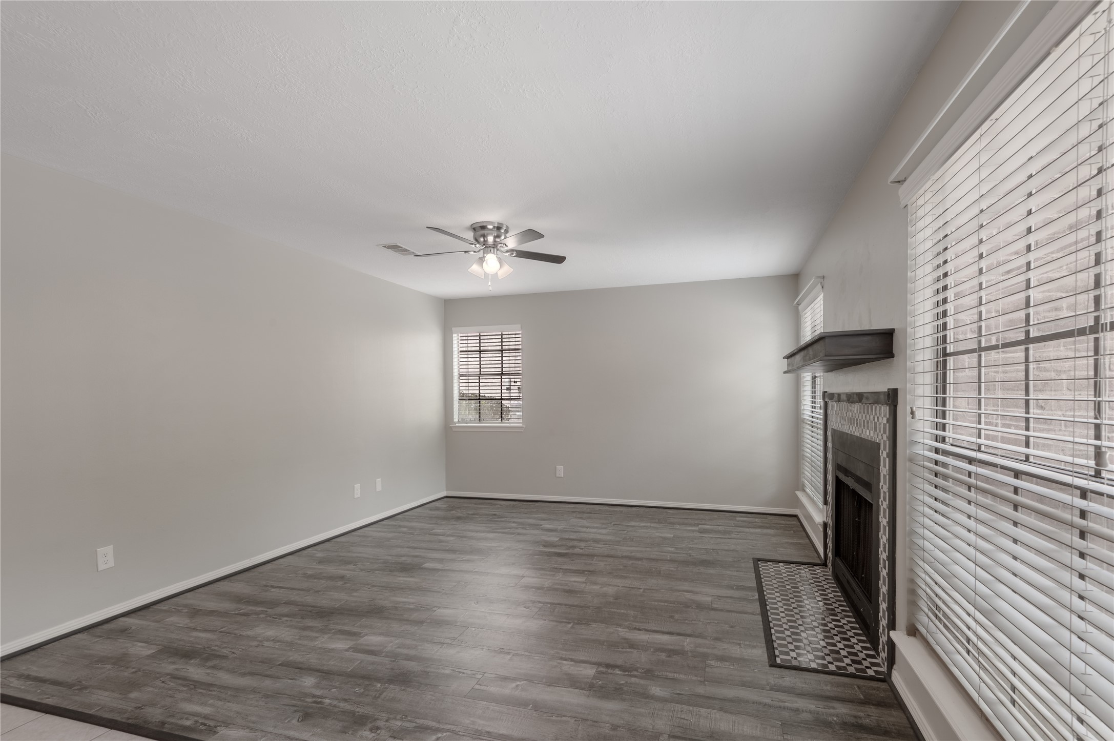 2401 Sycamore Avenue C2 Property Photo 6
