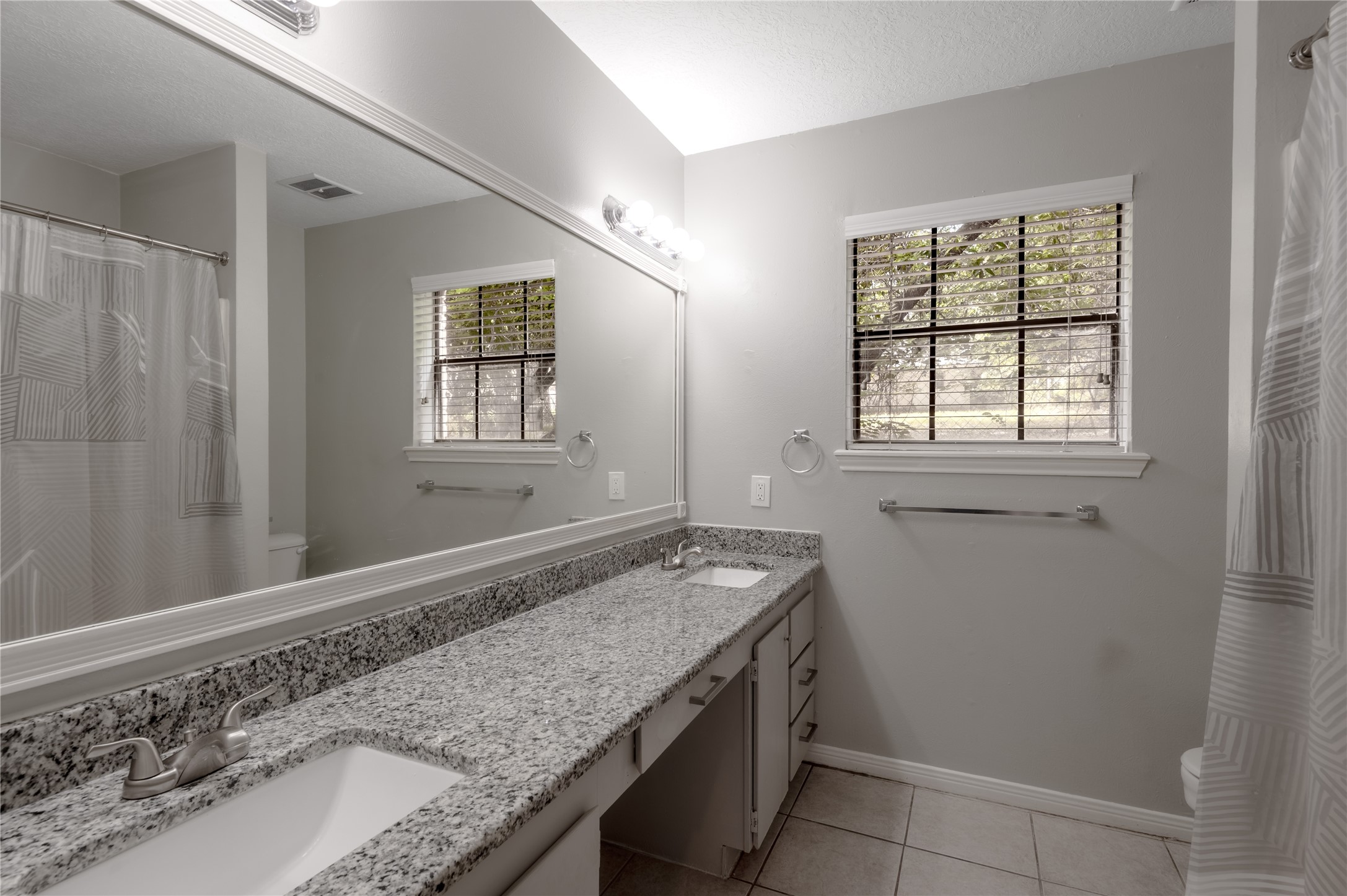 2401 Sycamore Avenue C2 Property Photo 19