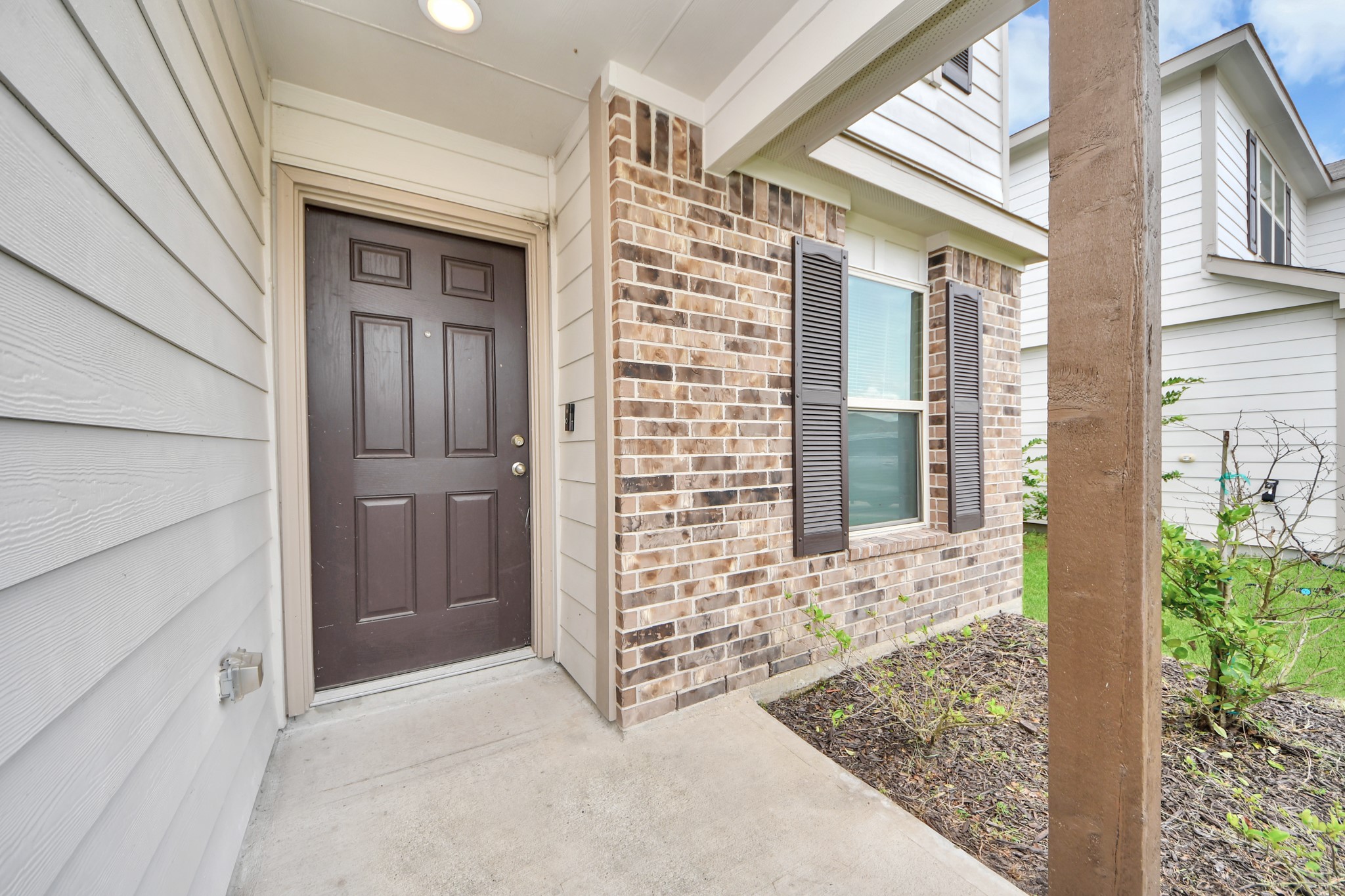 4231 Tulip Oak Drive Property Photo 5