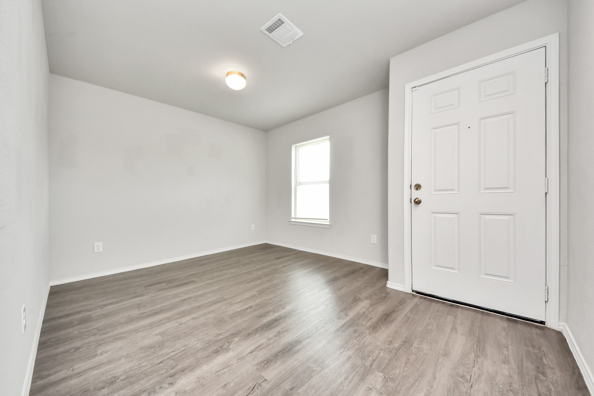 4231 Tulip Oak Drive Property Photo 7