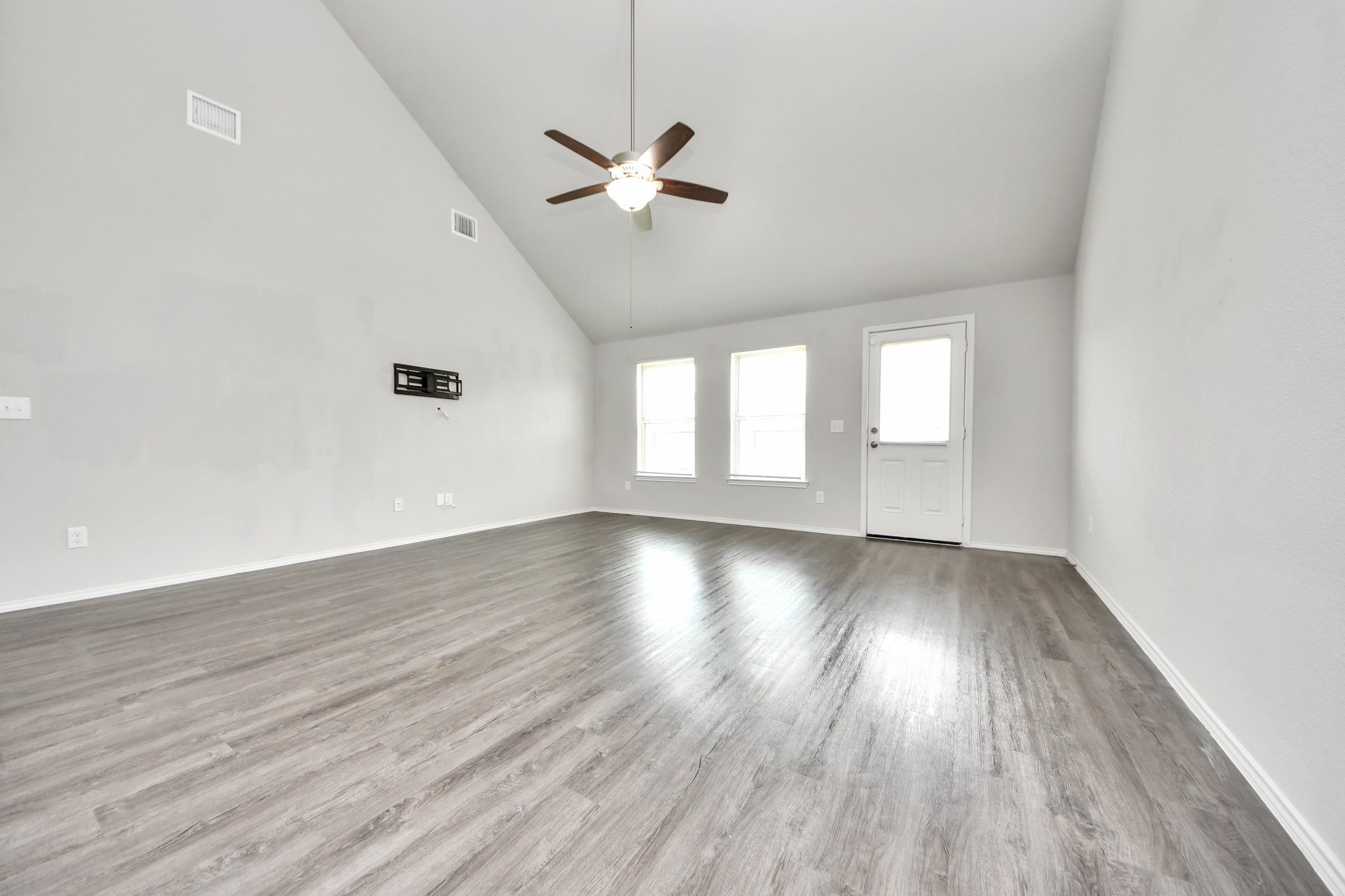 4231 Tulip Oak Drive Property Photo 14