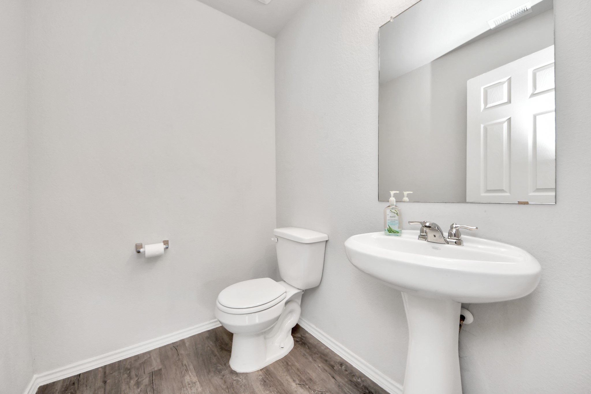 4231 Tulip Oak Drive Property Photo 16