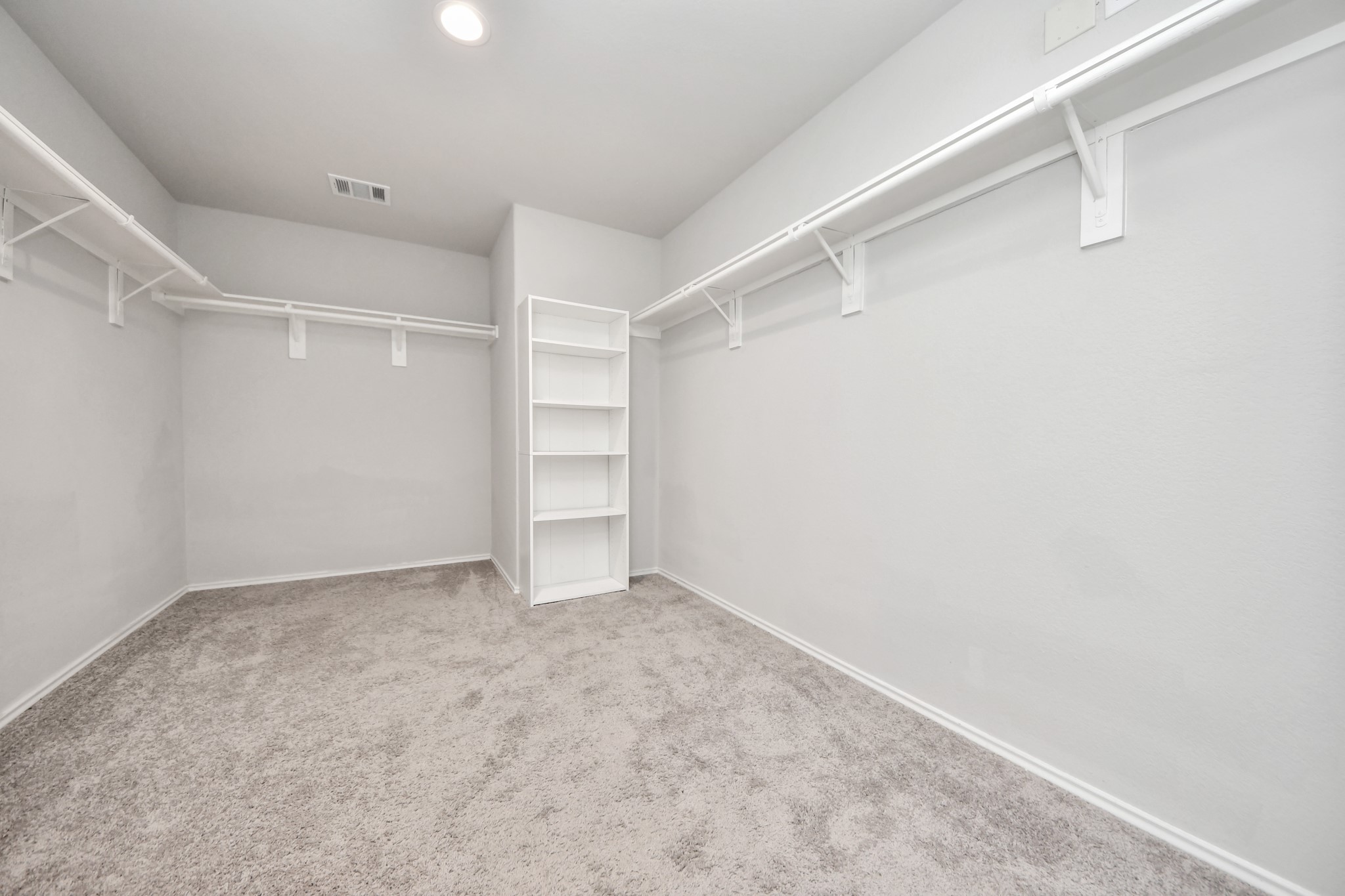 4231 Tulip Oak Drive Property Photo 24