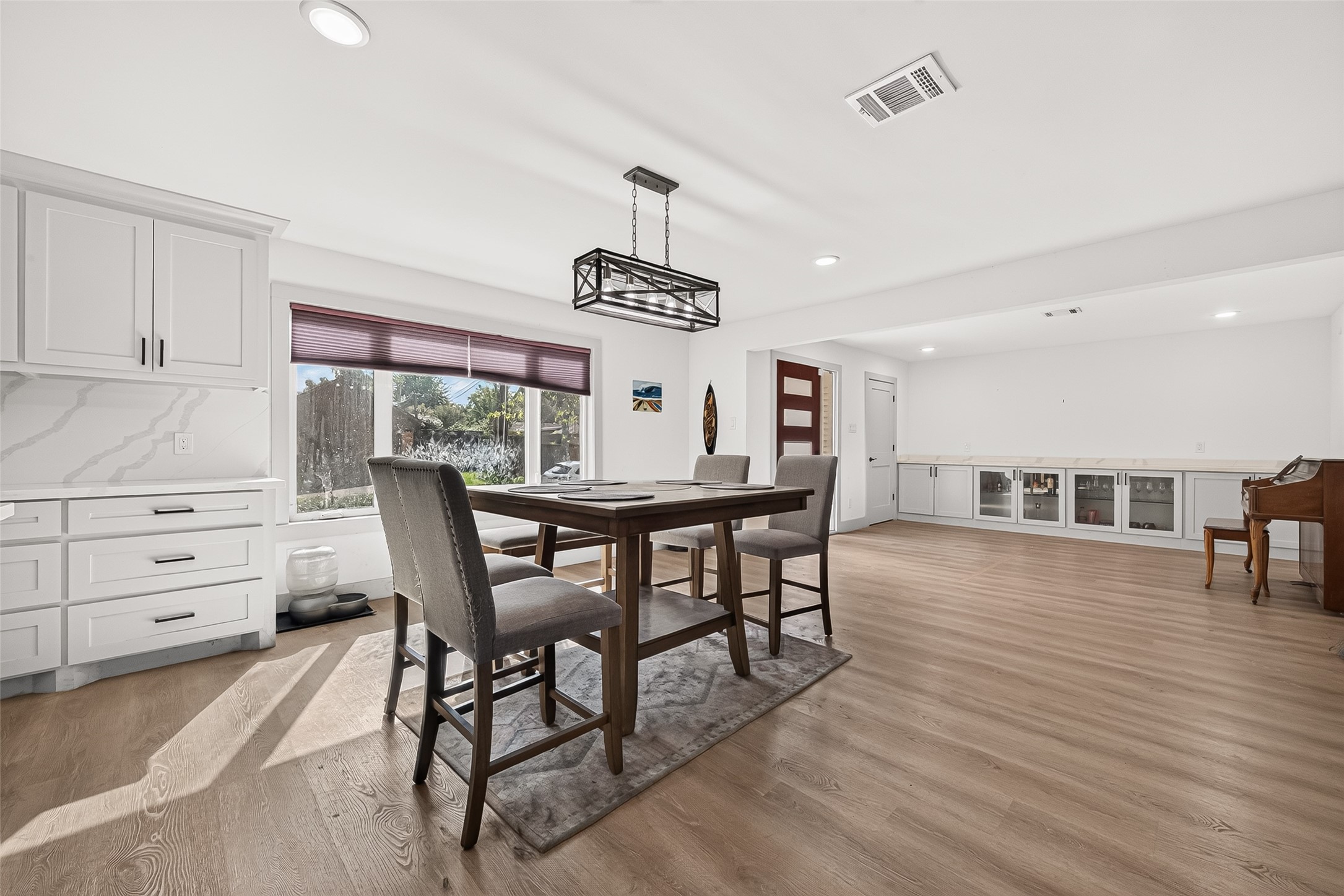 9906 Cliffwood Drive Property Photo 11