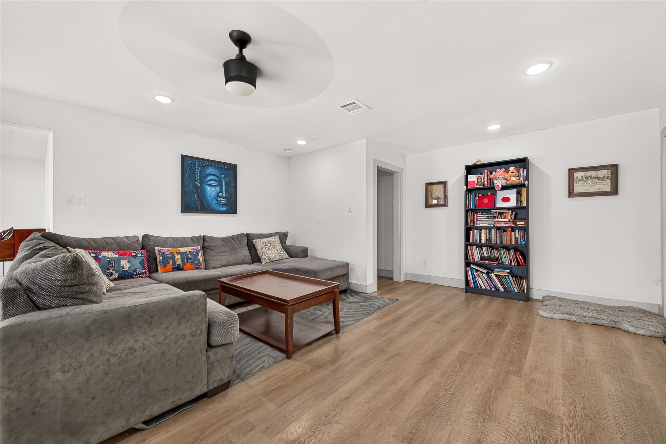 9906 Cliffwood Drive Property Photo 18