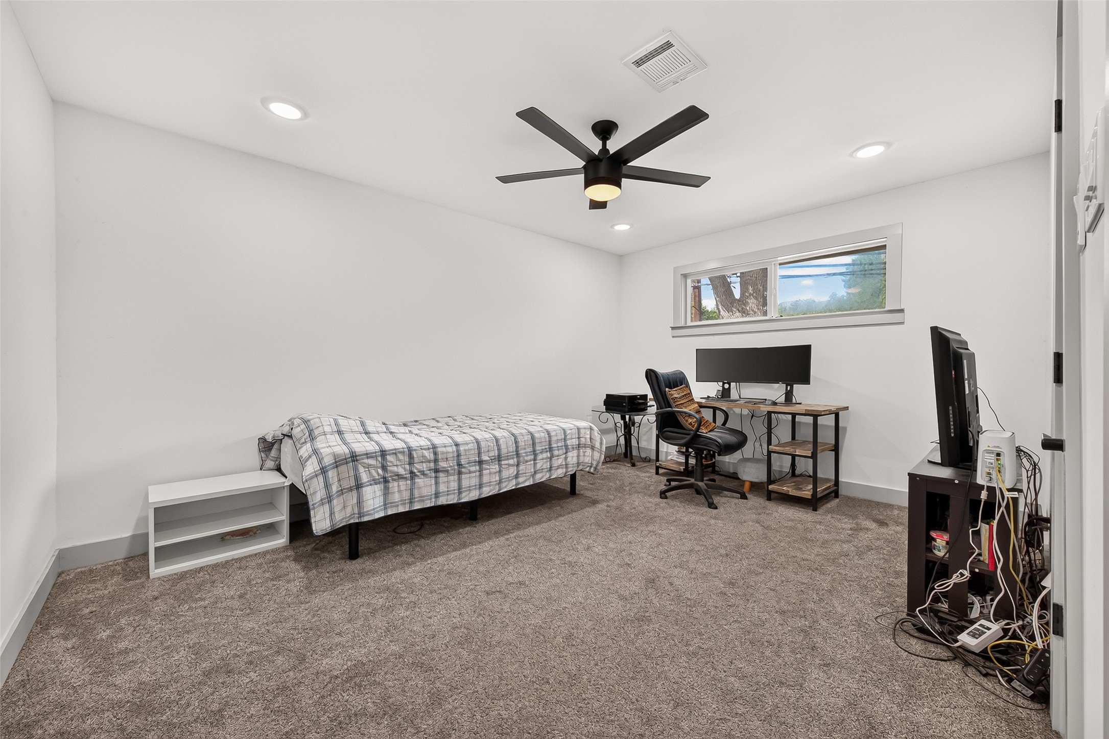 9906 Cliffwood Drive Property Photo 31
