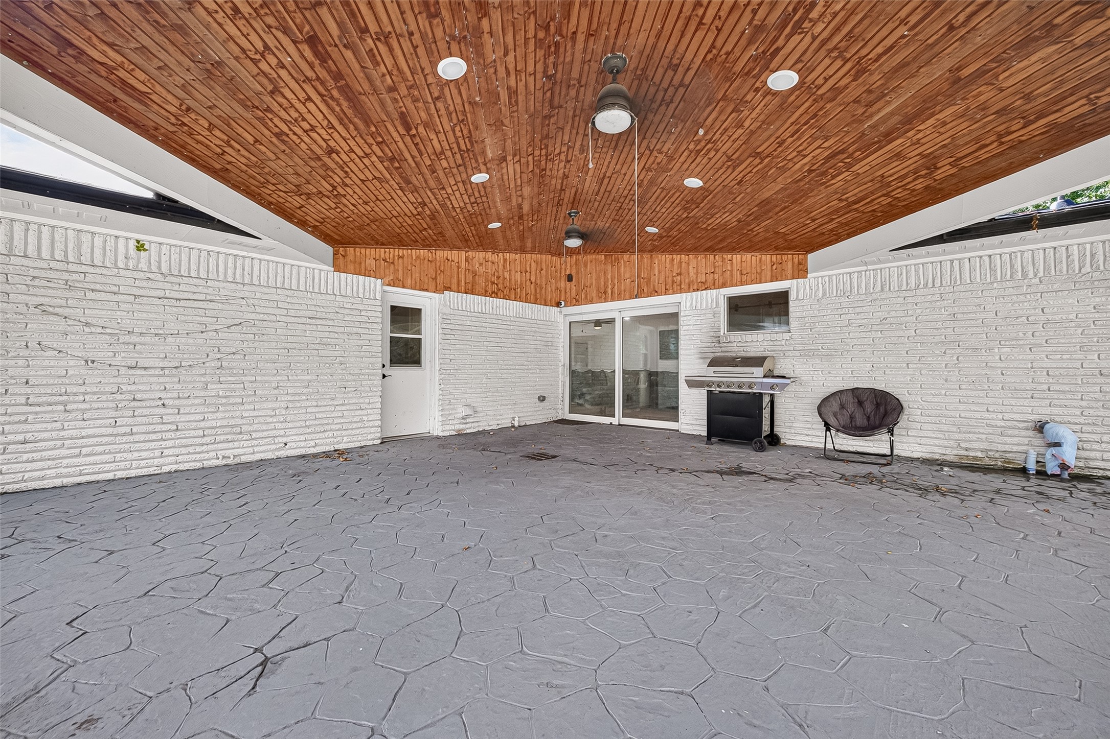 9906 Cliffwood Drive Property Photo 42