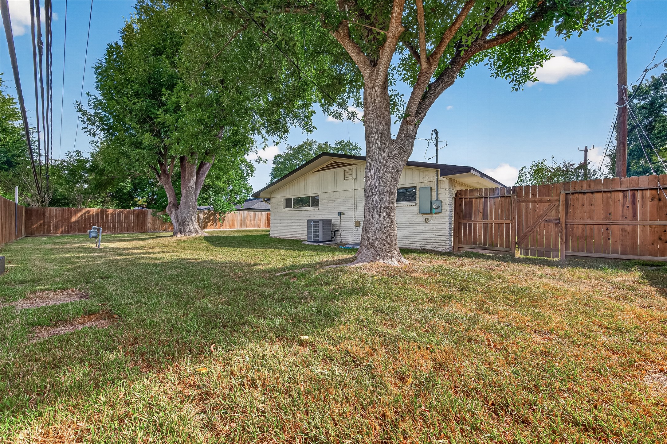 9906 Cliffwood Drive Property Photo 47
