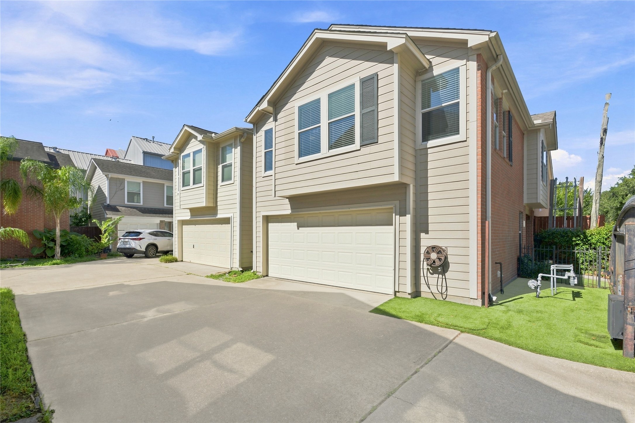 1421 Ruthven Street Property Photo 3