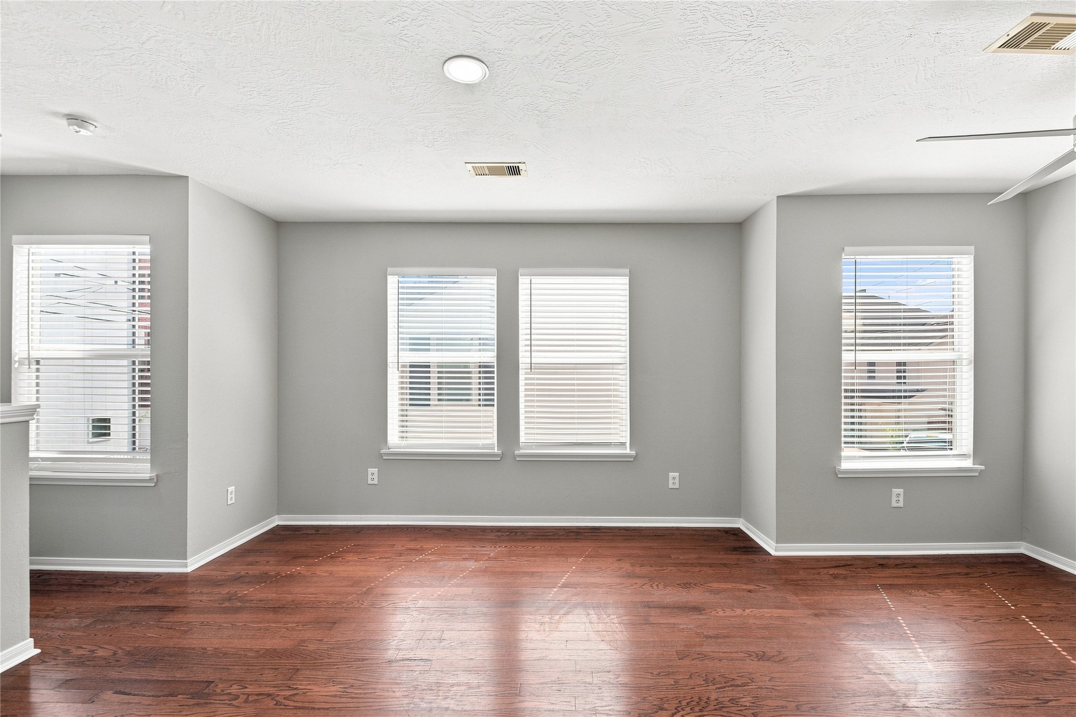 1421 Ruthven Street Property Photo 13