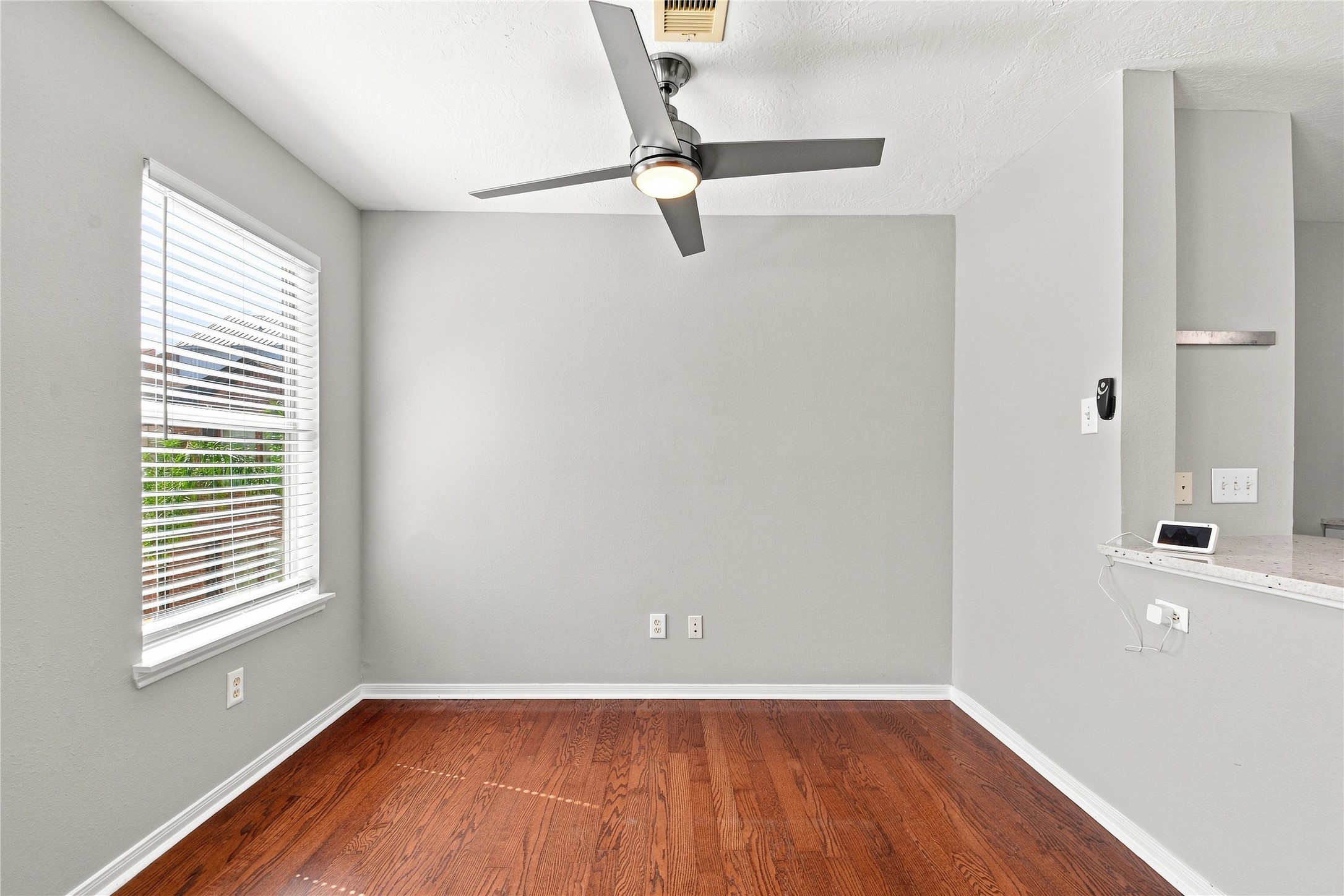 1421 Ruthven Street Property Photo 14