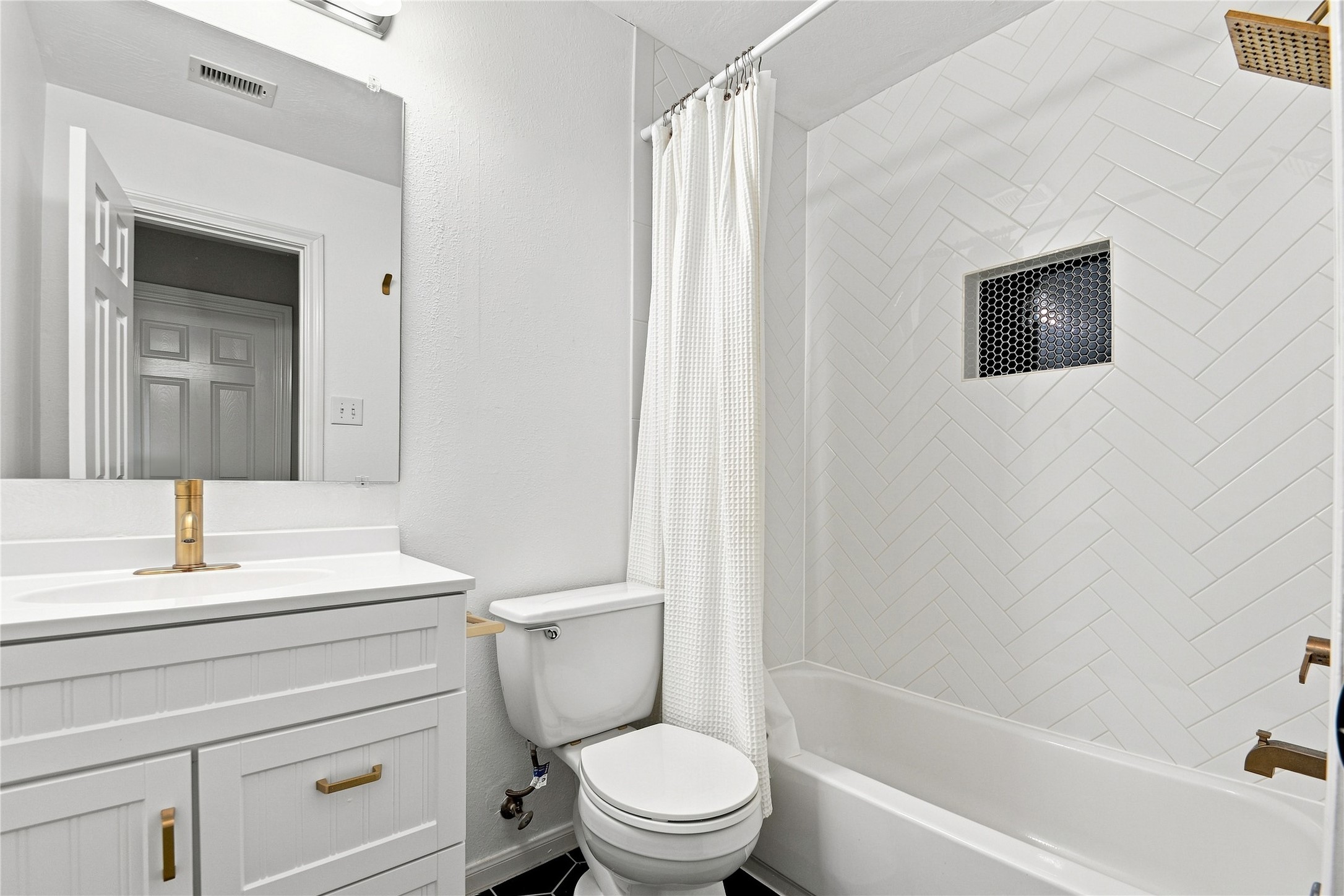 1421 Ruthven Street Property Photo 19