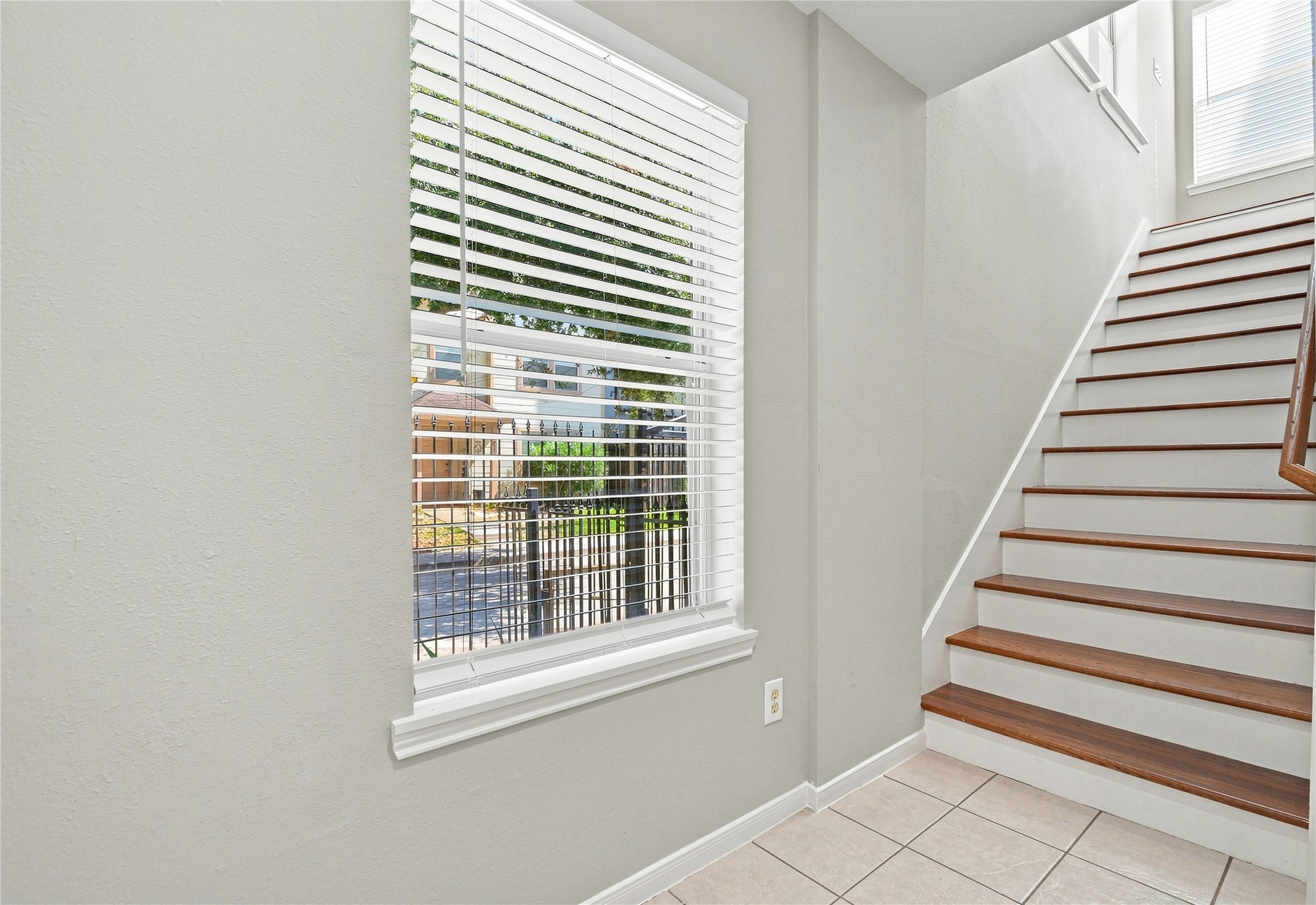 1421 Ruthven Street Property Photo 23