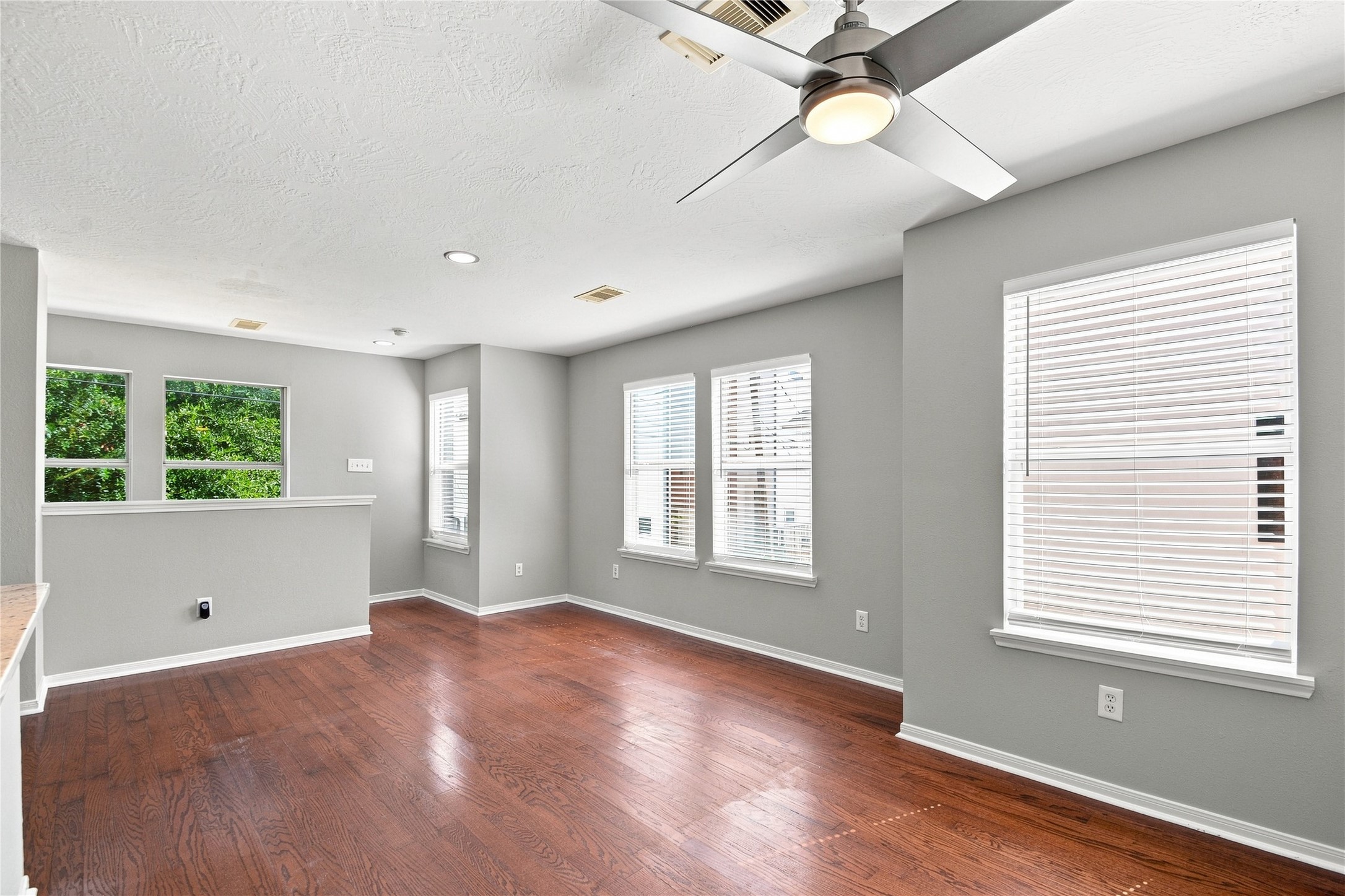 1421 Ruthven Street Property Photo 31