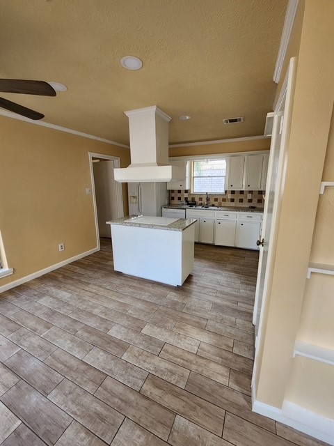 9614 Halkirk Street Property Photo 7