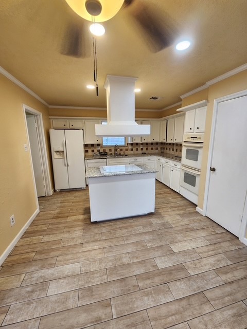 9614 Halkirk Street Property Photo 29