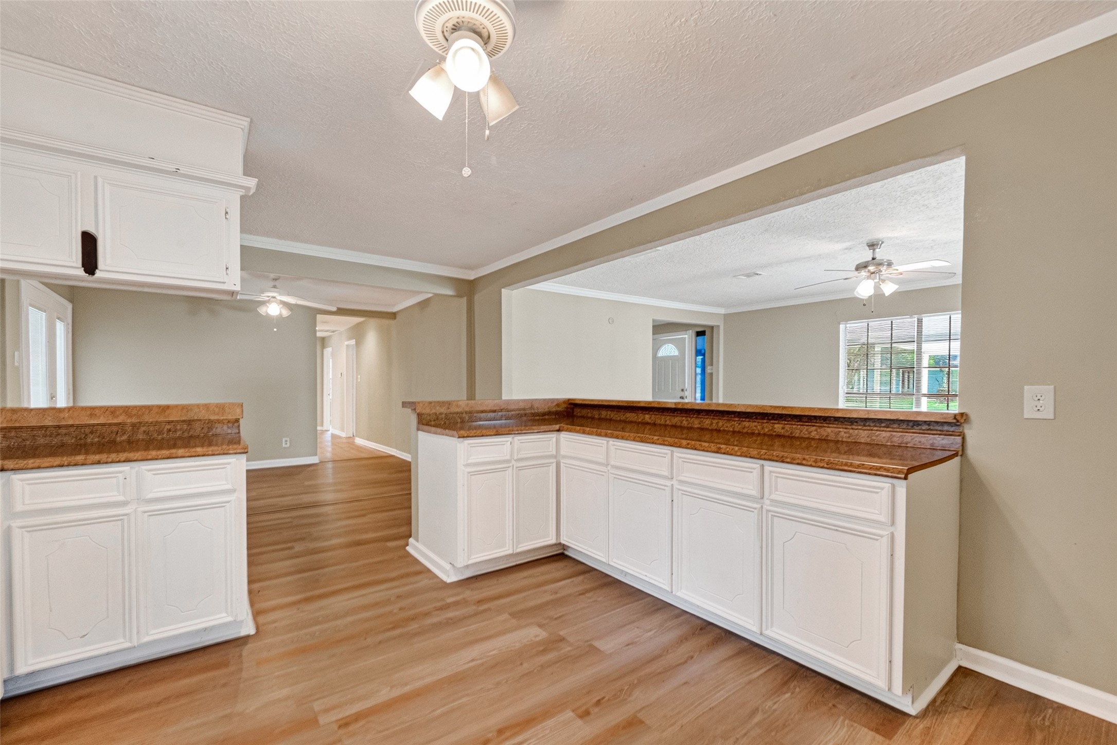 1504 Lawrence Avenue Property Photo 11