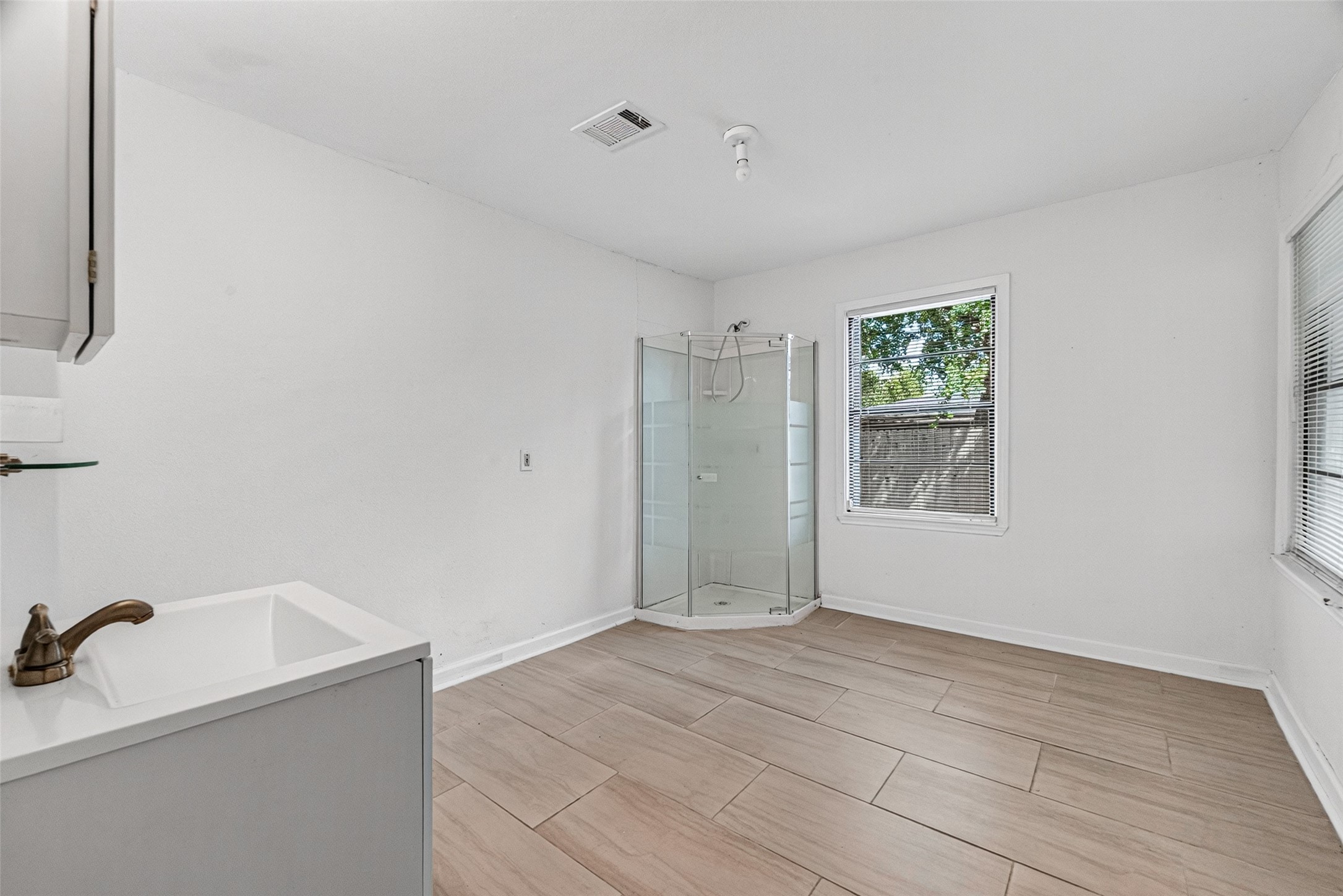 1504 Lawrence Avenue Property Photo 26