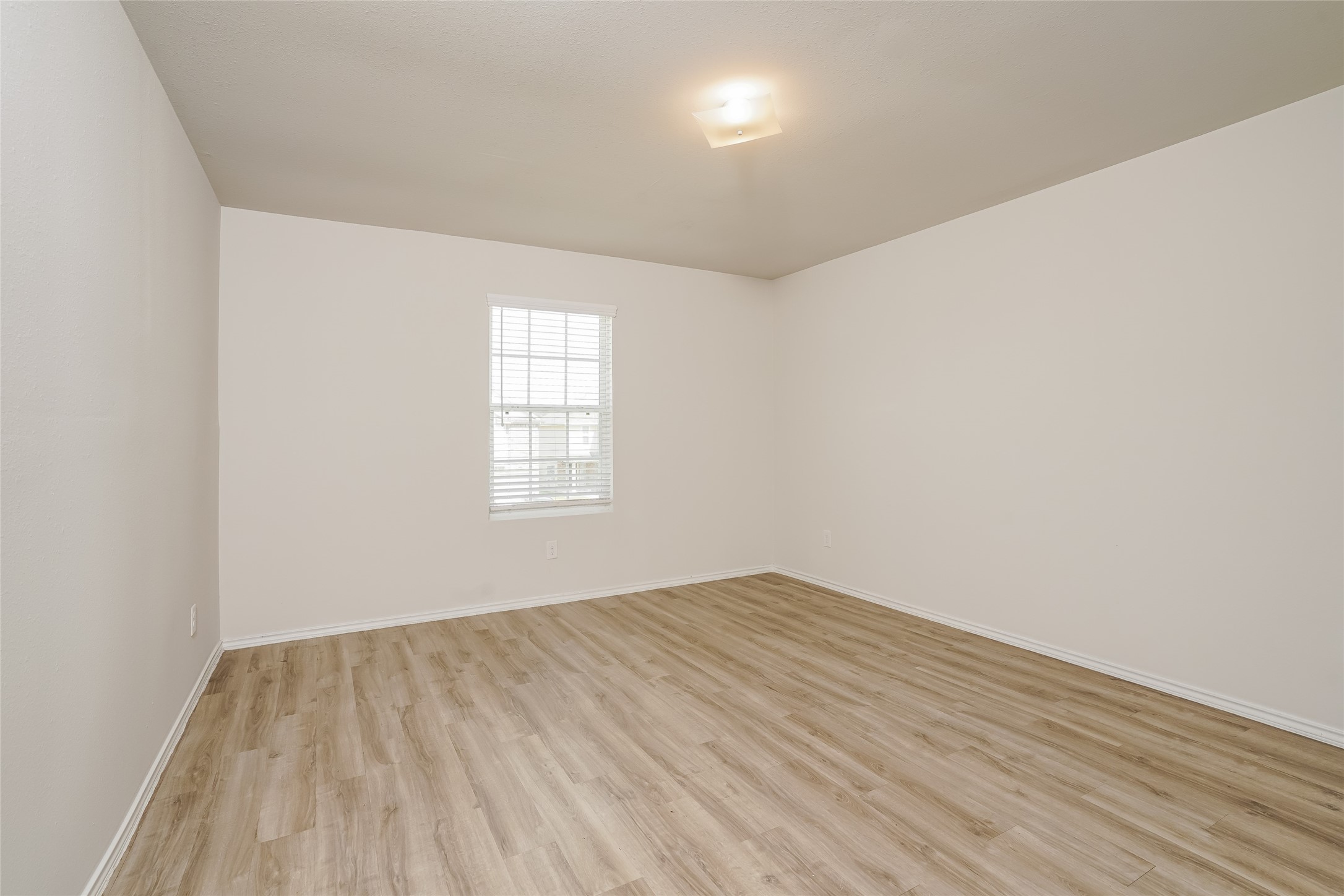 4831 Sweet Chestnut Way Property Photo 10