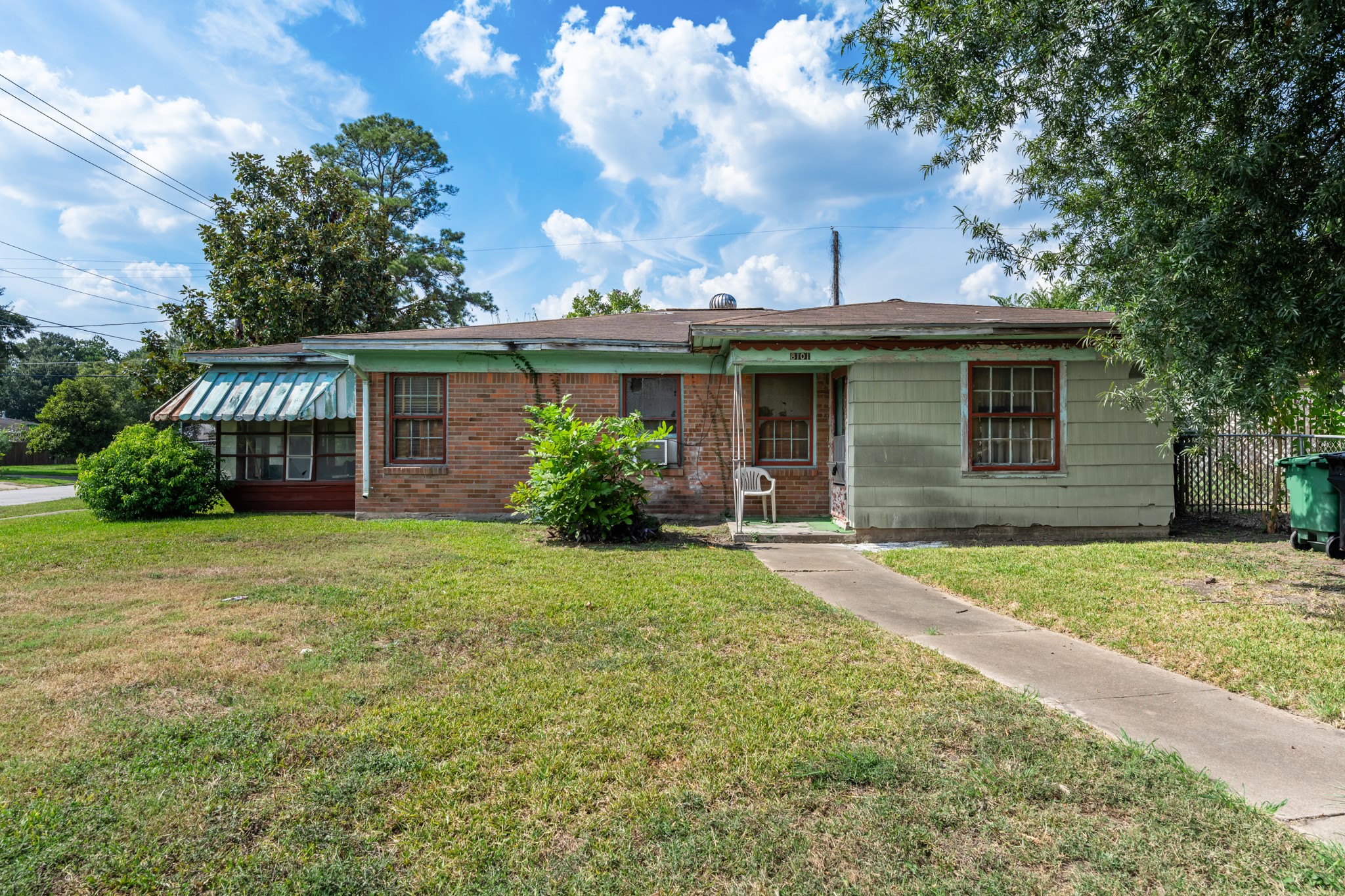 8101 Howard Drive Property Photo 1