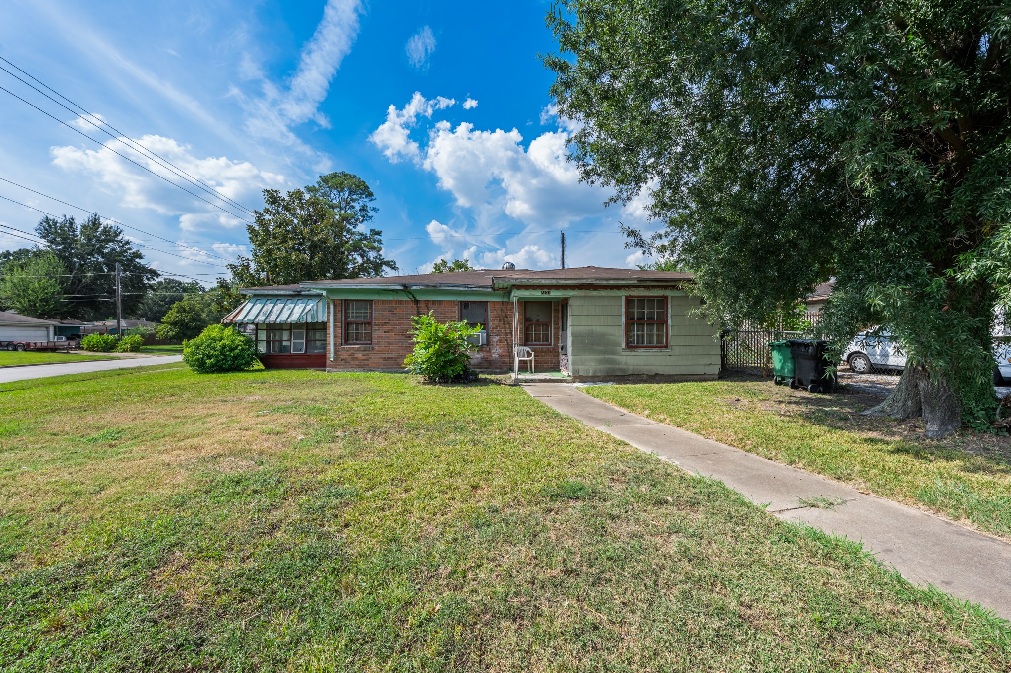 8101 Howard Drive Property Photo 2