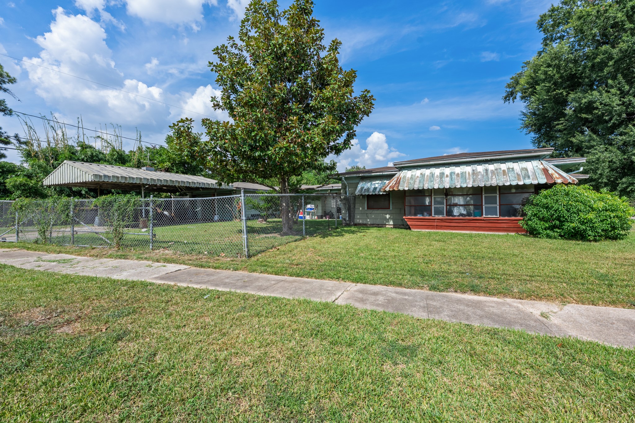 8101 Howard Drive Property Photo 4