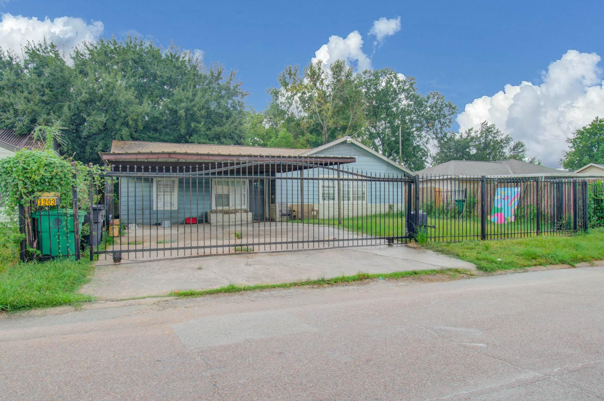 1203 Ruell Street, Houston Tx 77017 Property Photo 1