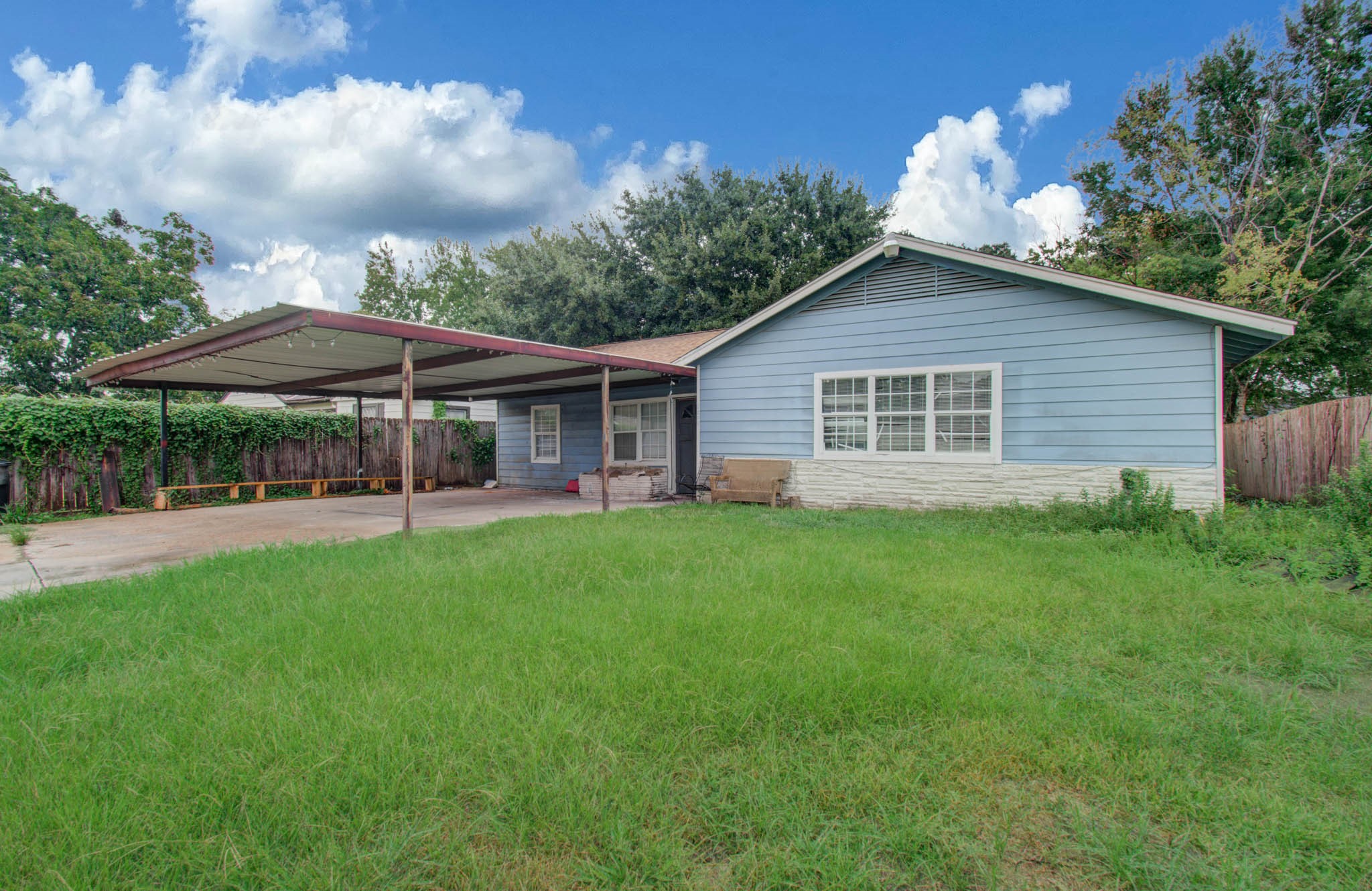 1203 Ruell Street Property Photo 5