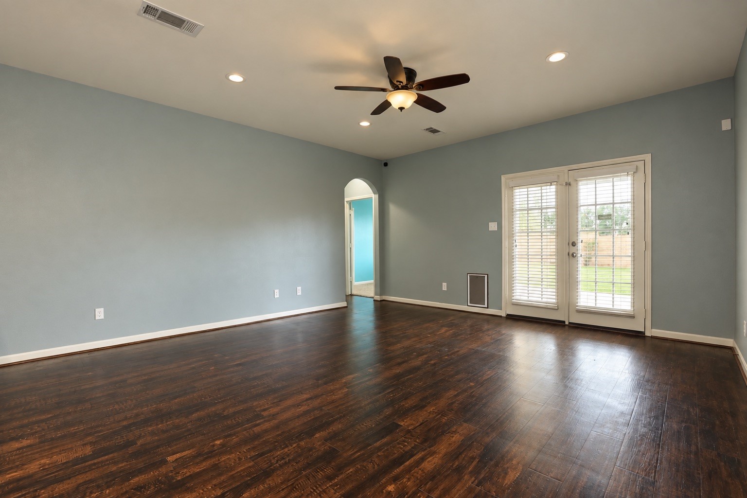 1634 Pink Stone Drive Property Photo 4