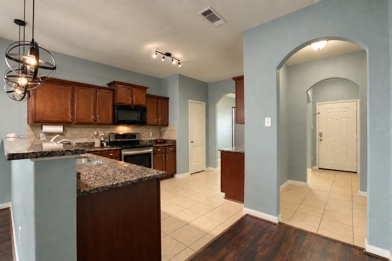 1634 Pink Stone Drive Property Photo 9