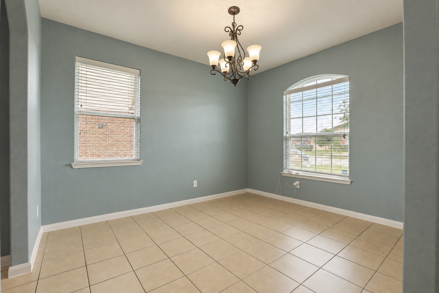 1634 Pink Stone Drive Property Photo 12