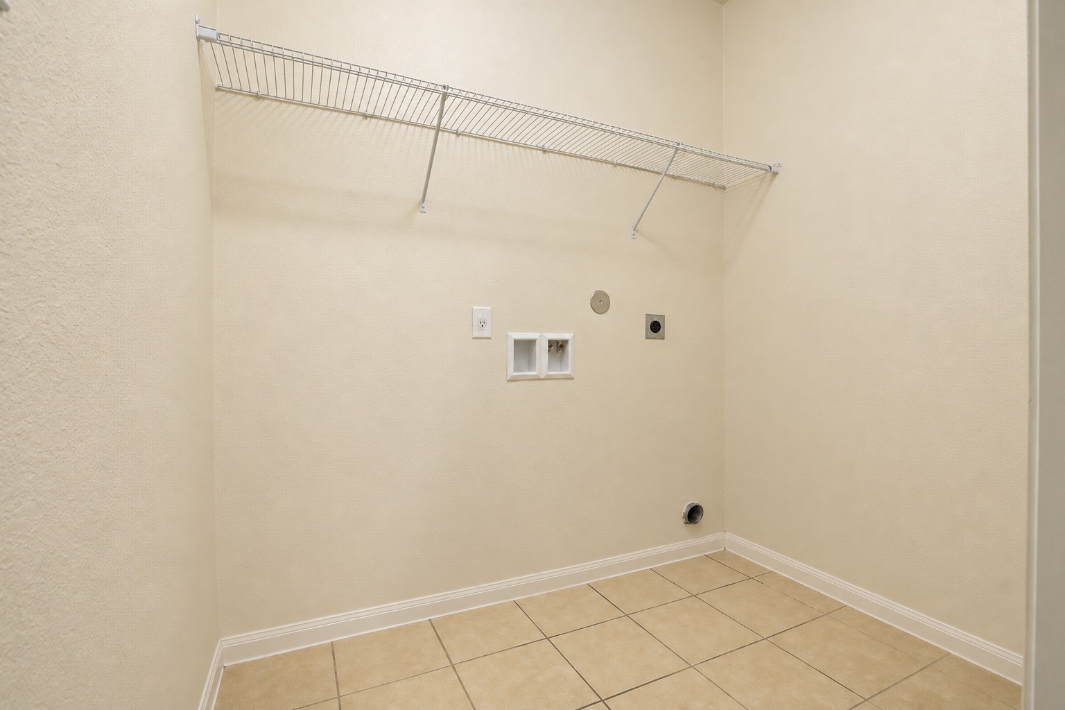 1634 Pink Stone Drive Property Photo 14