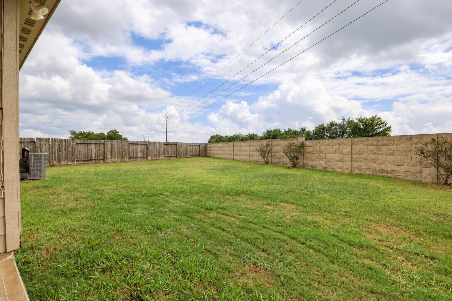 1634 Pink Stone Drive Property Photo 15