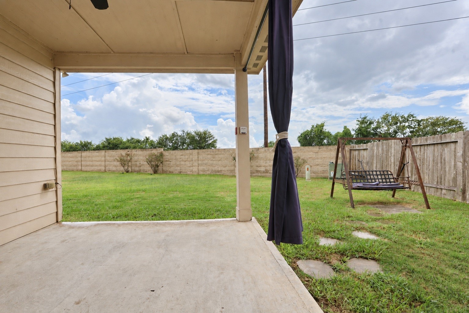 1634 Pink Stone Drive Property Photo 16