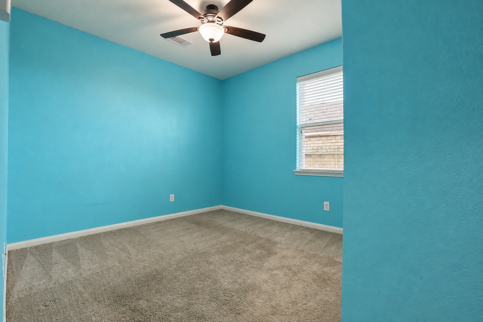 1634 Pink Stone Drive Property Photo 20