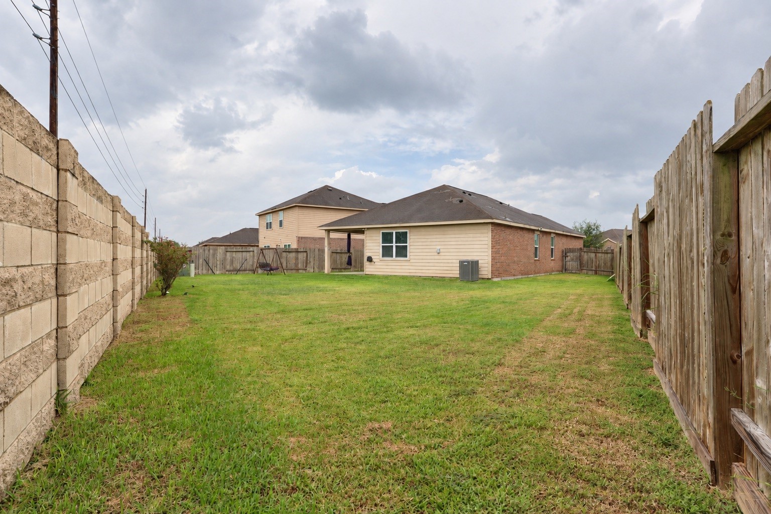 1634 Pink Stone Drive Property Photo 32
