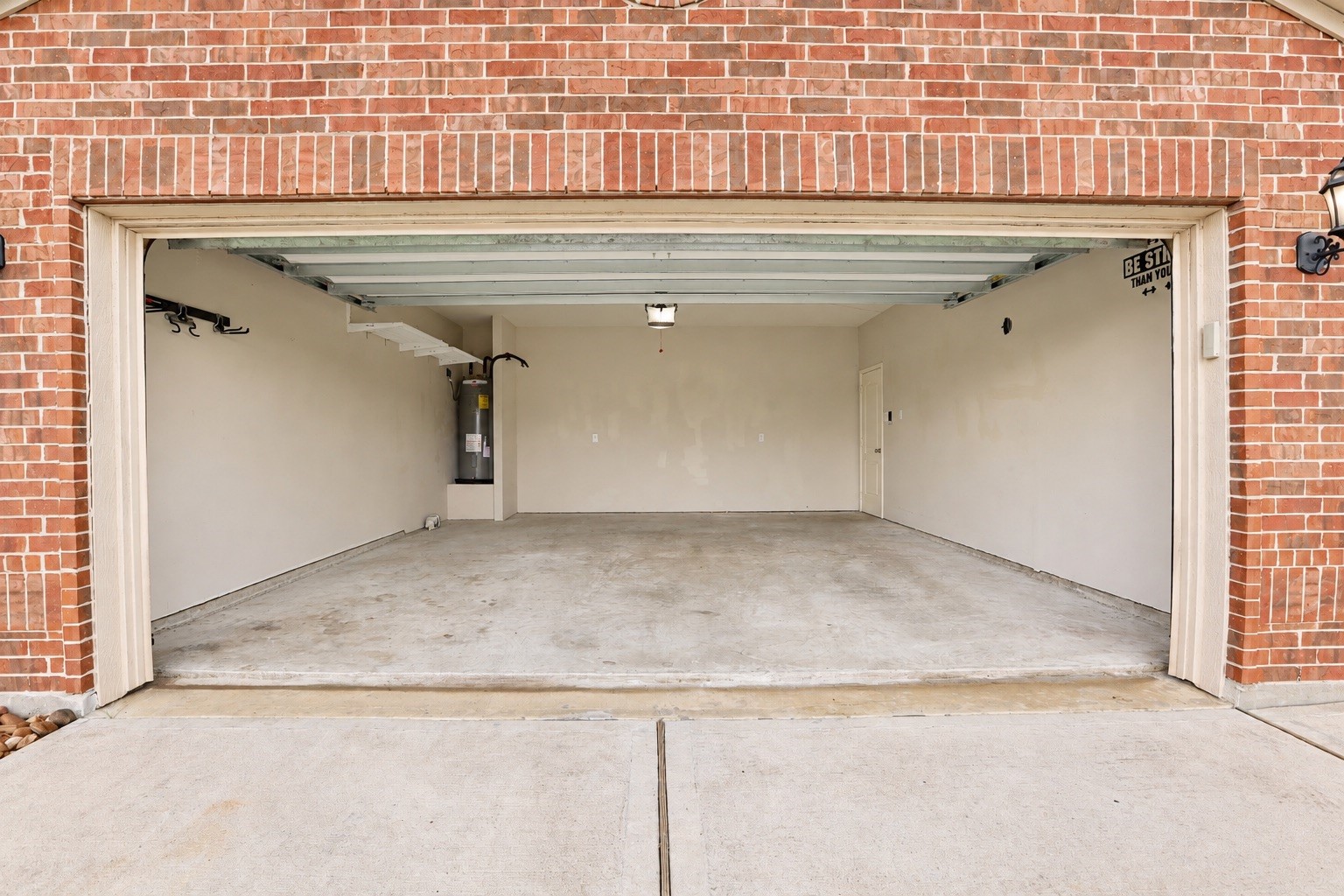 1634 Pink Stone Drive Property Photo 33