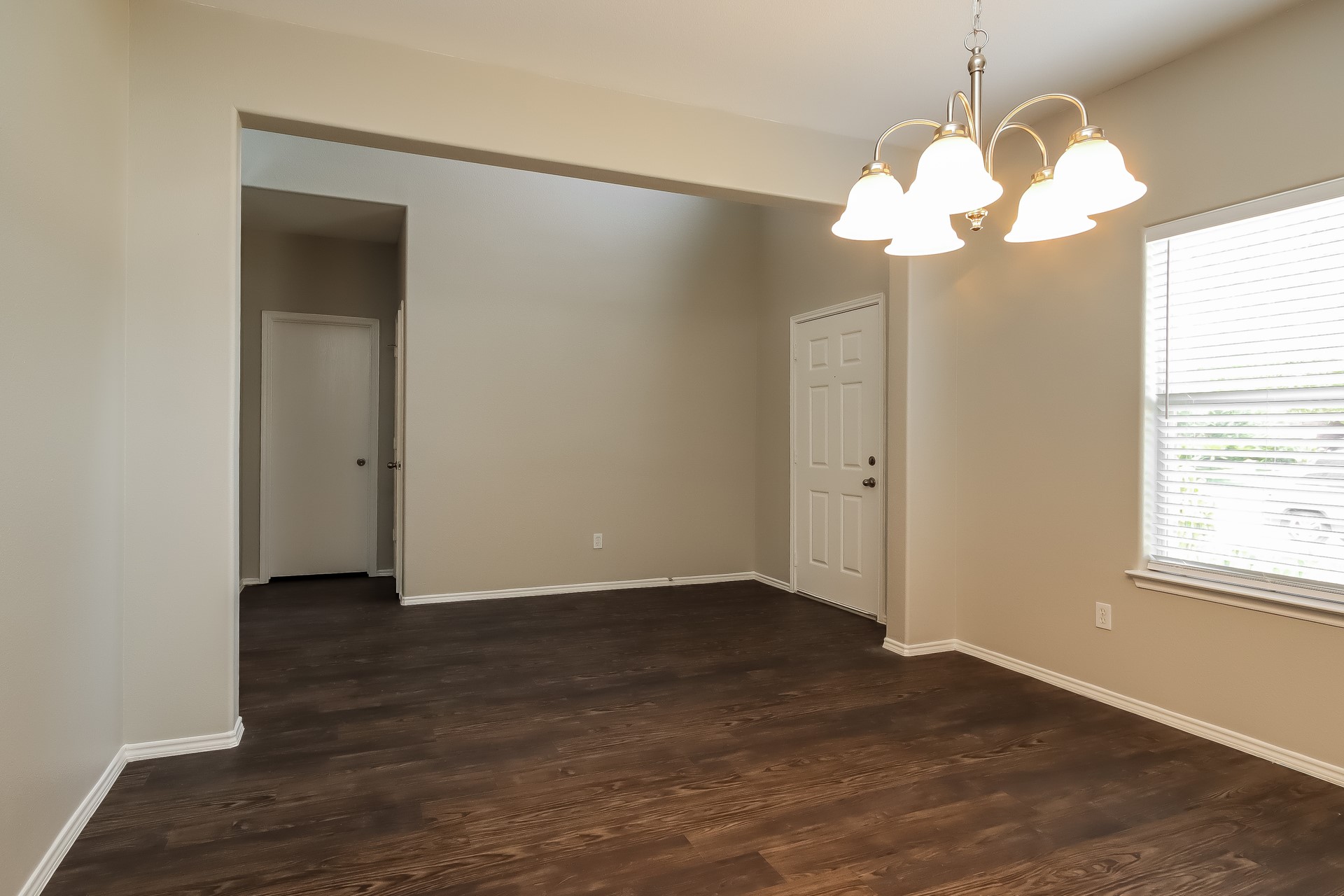 8610 Sunny Gallop Drive Property Photo 6