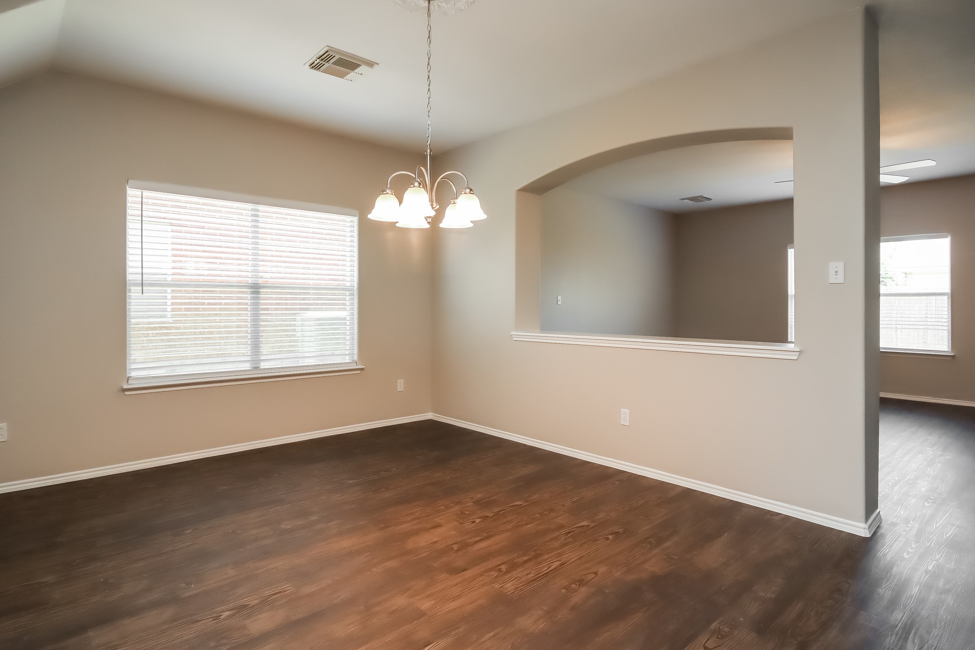 8610 Sunny Gallop Drive Property Photo 7